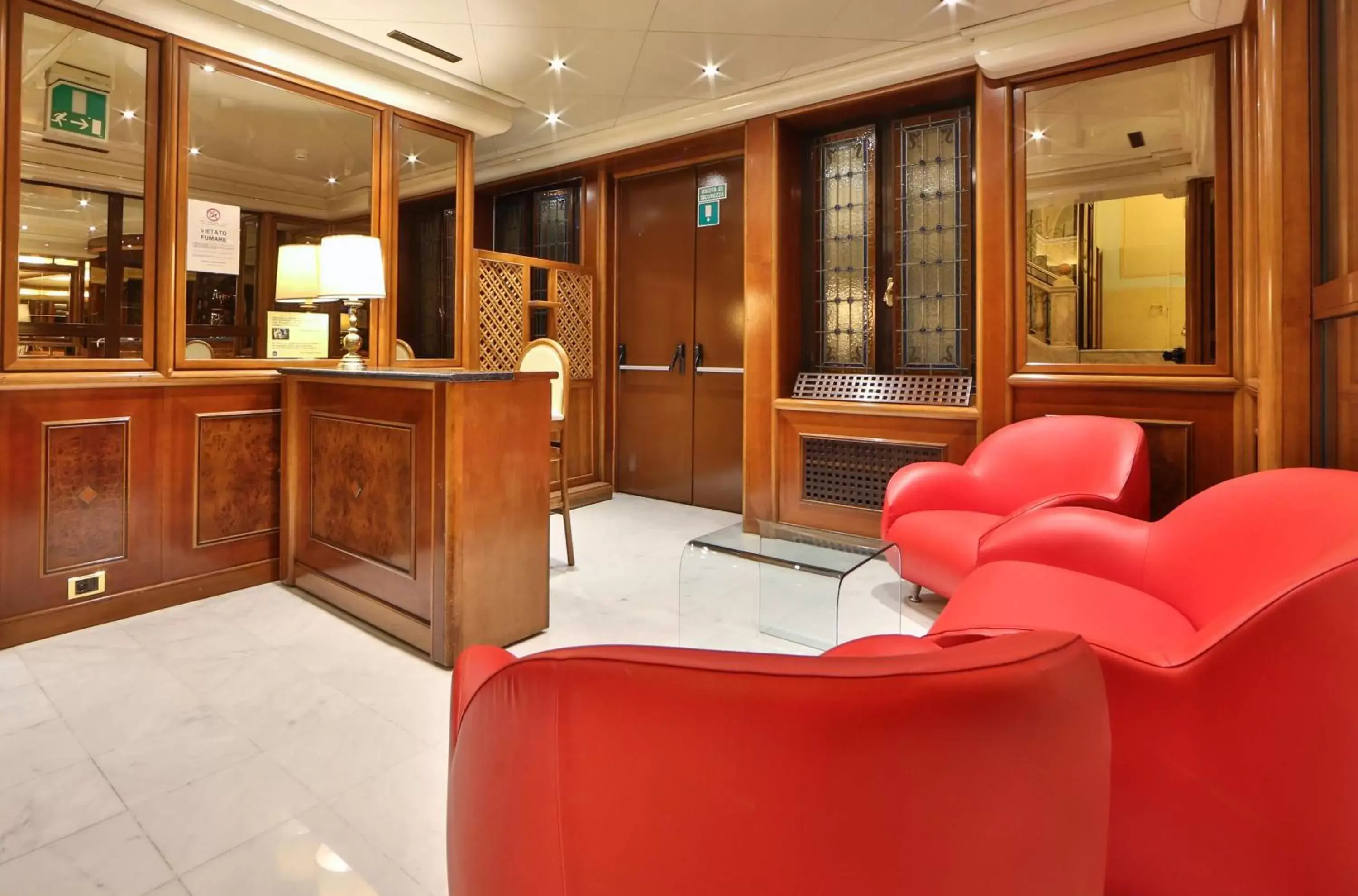 Lobby or reception in Best Western Hotel Moderno Verdi Lobby or reception in Best Western Hotel Moderno Verdi