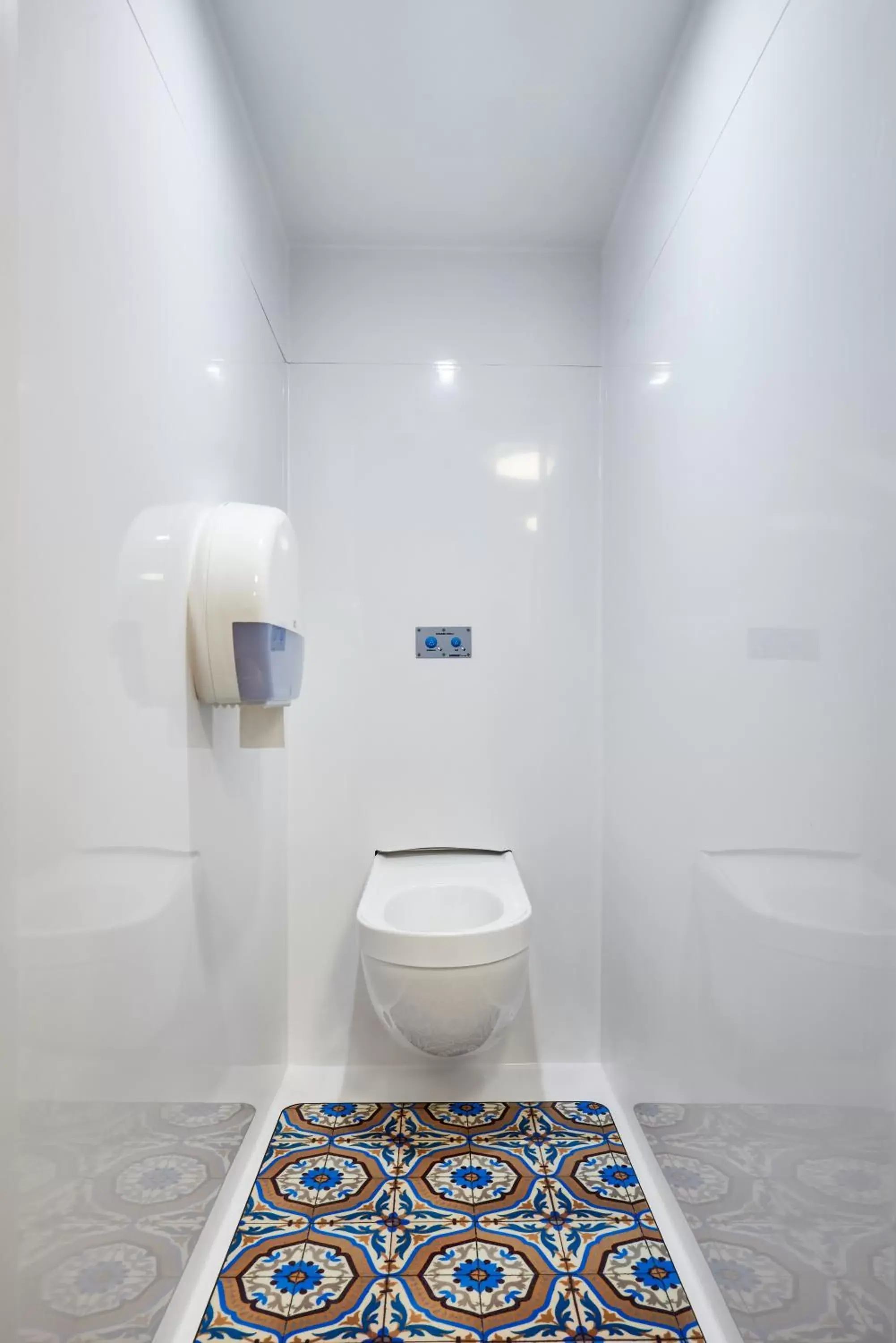 Bathroom in hotelF1 La Rochelle Angoulins "Rénové"