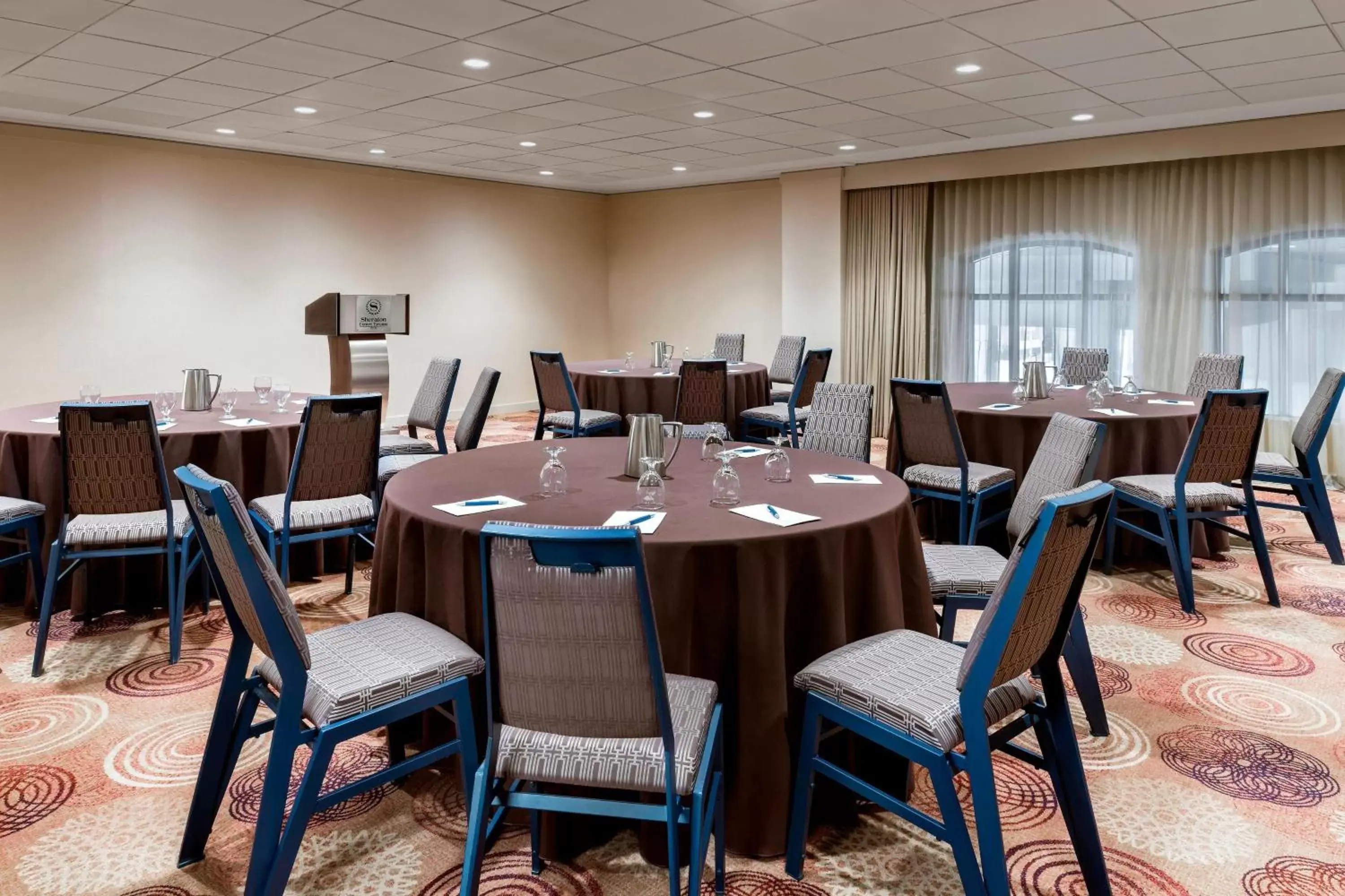 Meeting/conference room, Restaurant/Places to Eat in Sheraton Centre Toronto Hotel