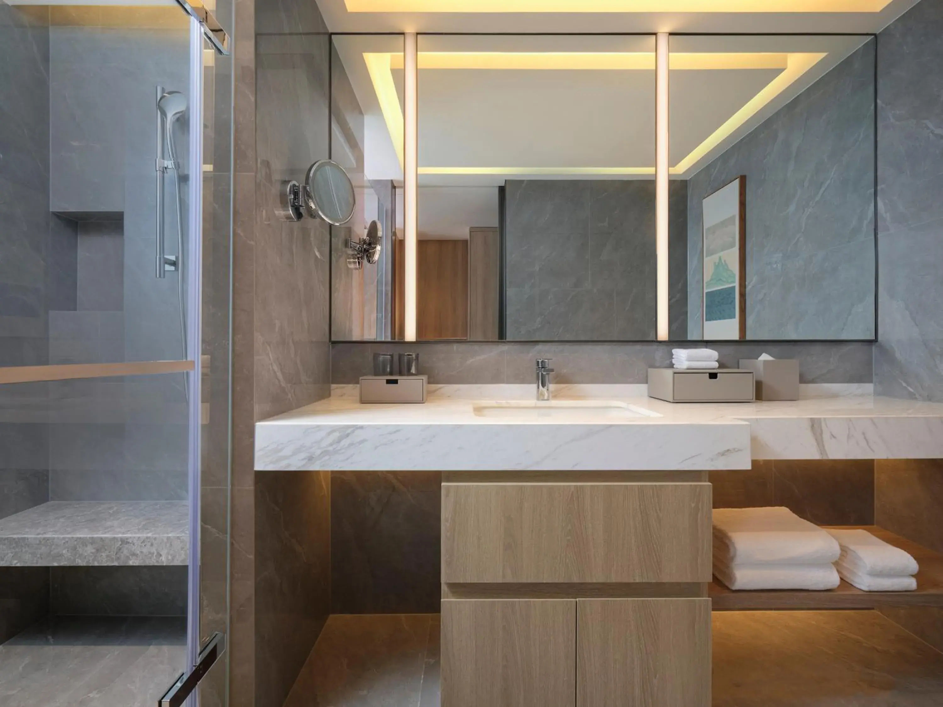 Bathroom in Courtyard By Marriott Shanghai Xujiahui