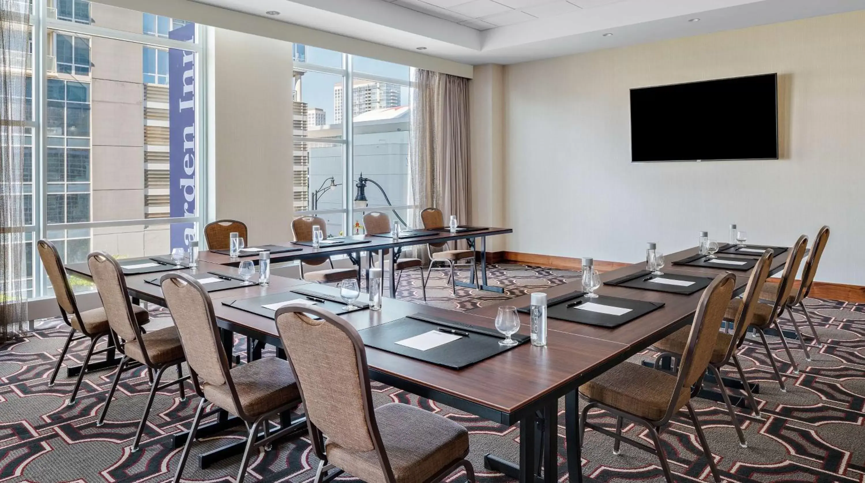 Meeting/conference room in Hilton Garden Inn Chicago McCormick Place