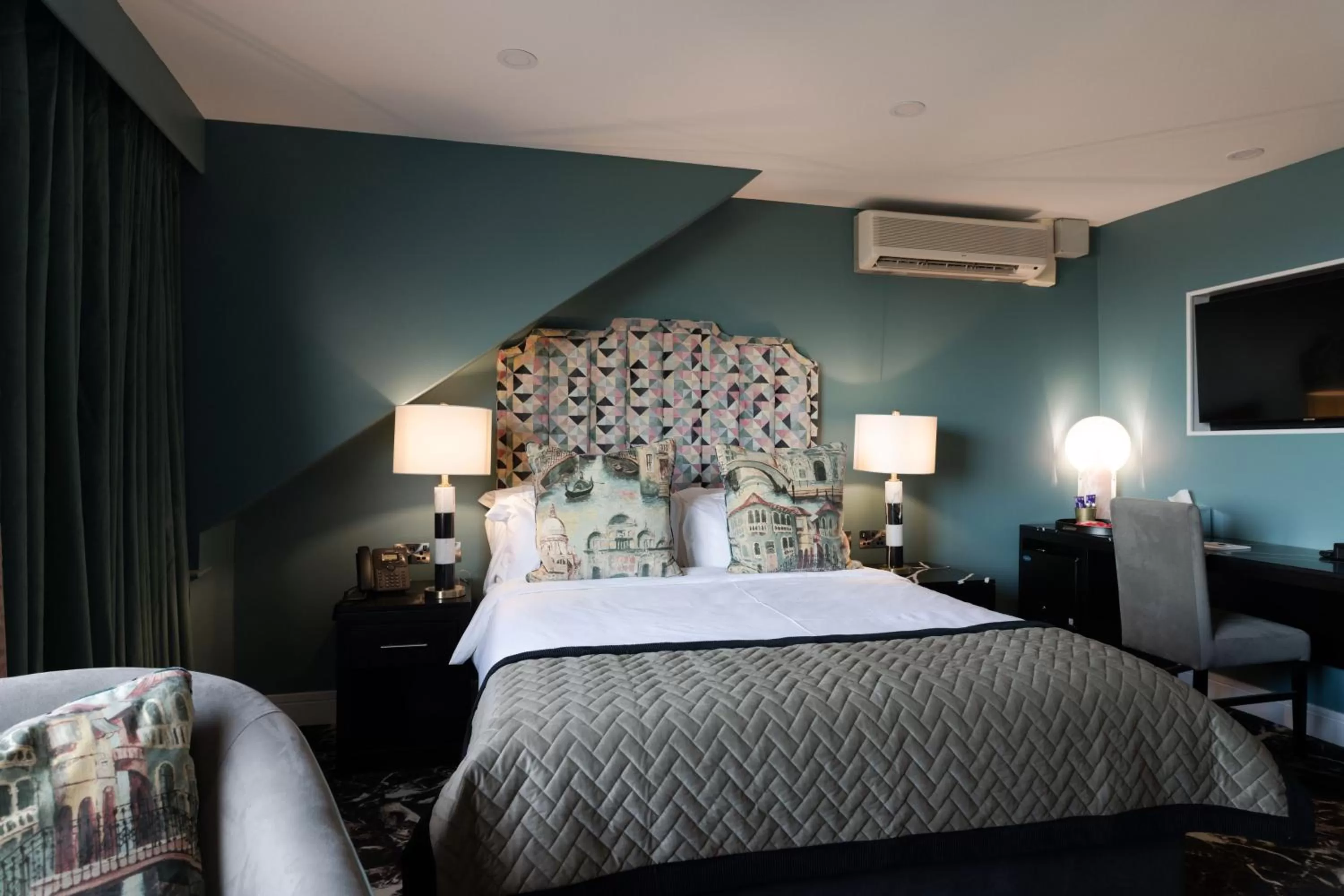 Bed in Elephant Rock Hotel