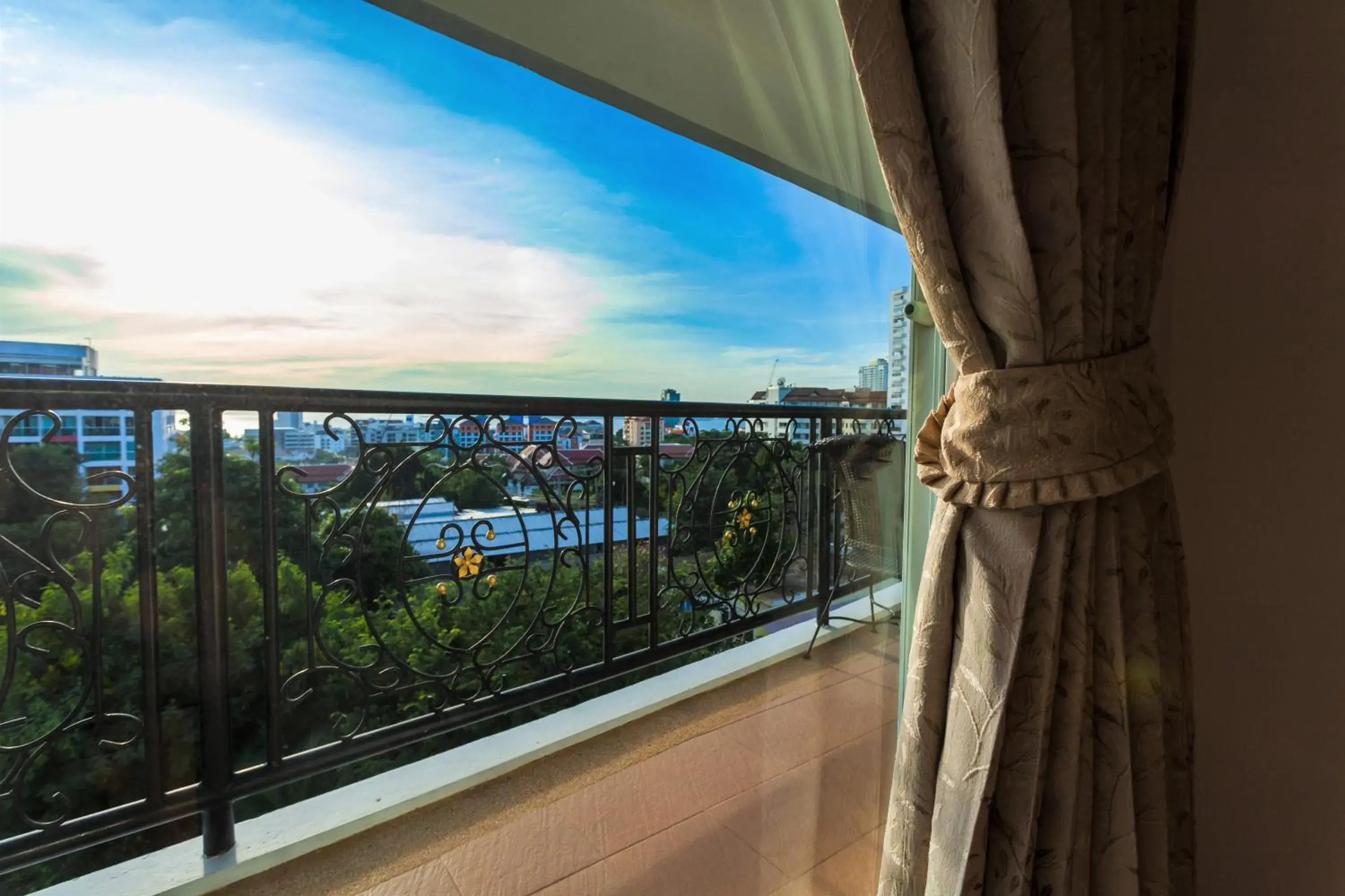 Balcony/Terrace in Tara Court Hotel