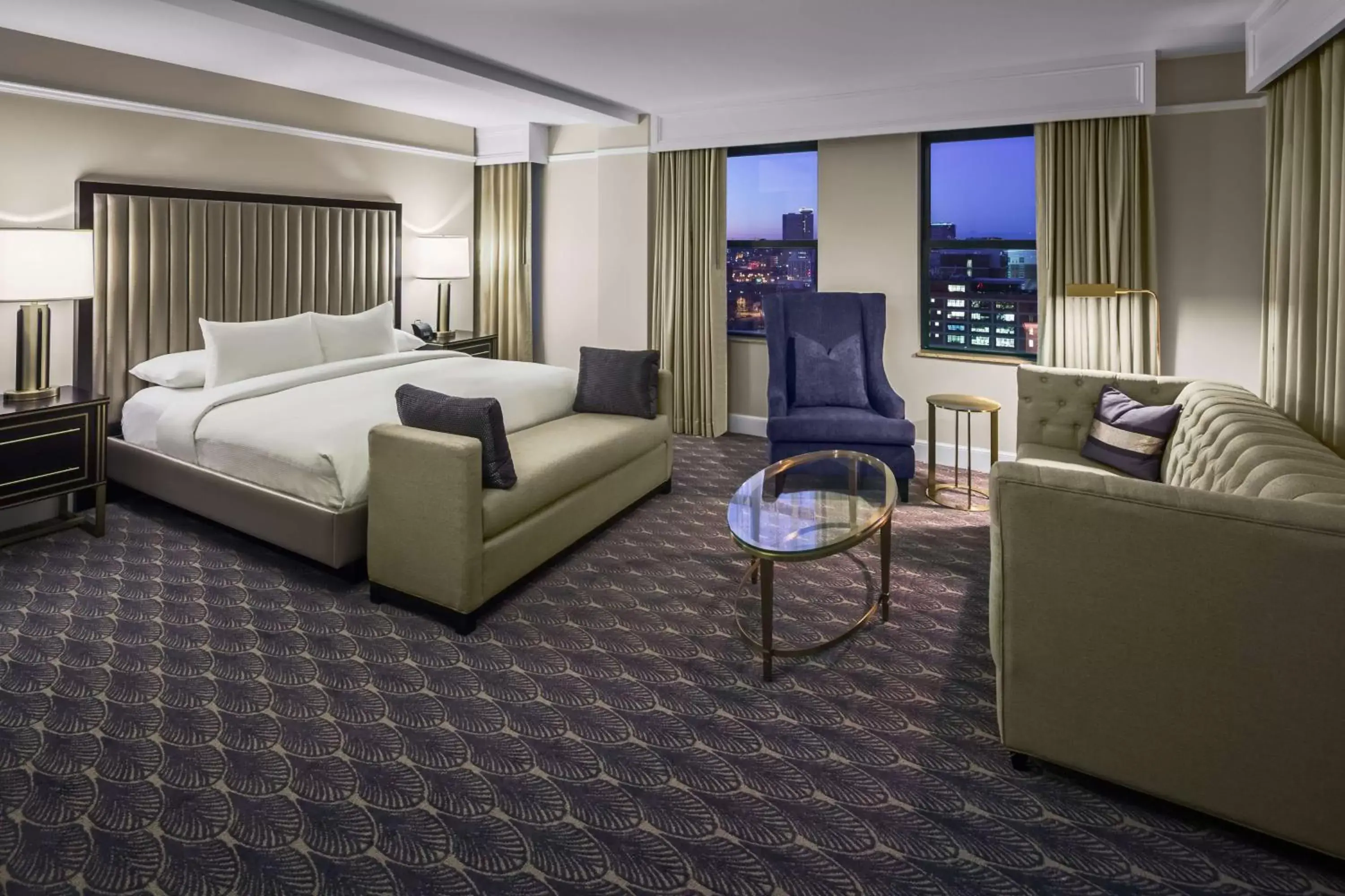 Bed in Hilton President Kansas City