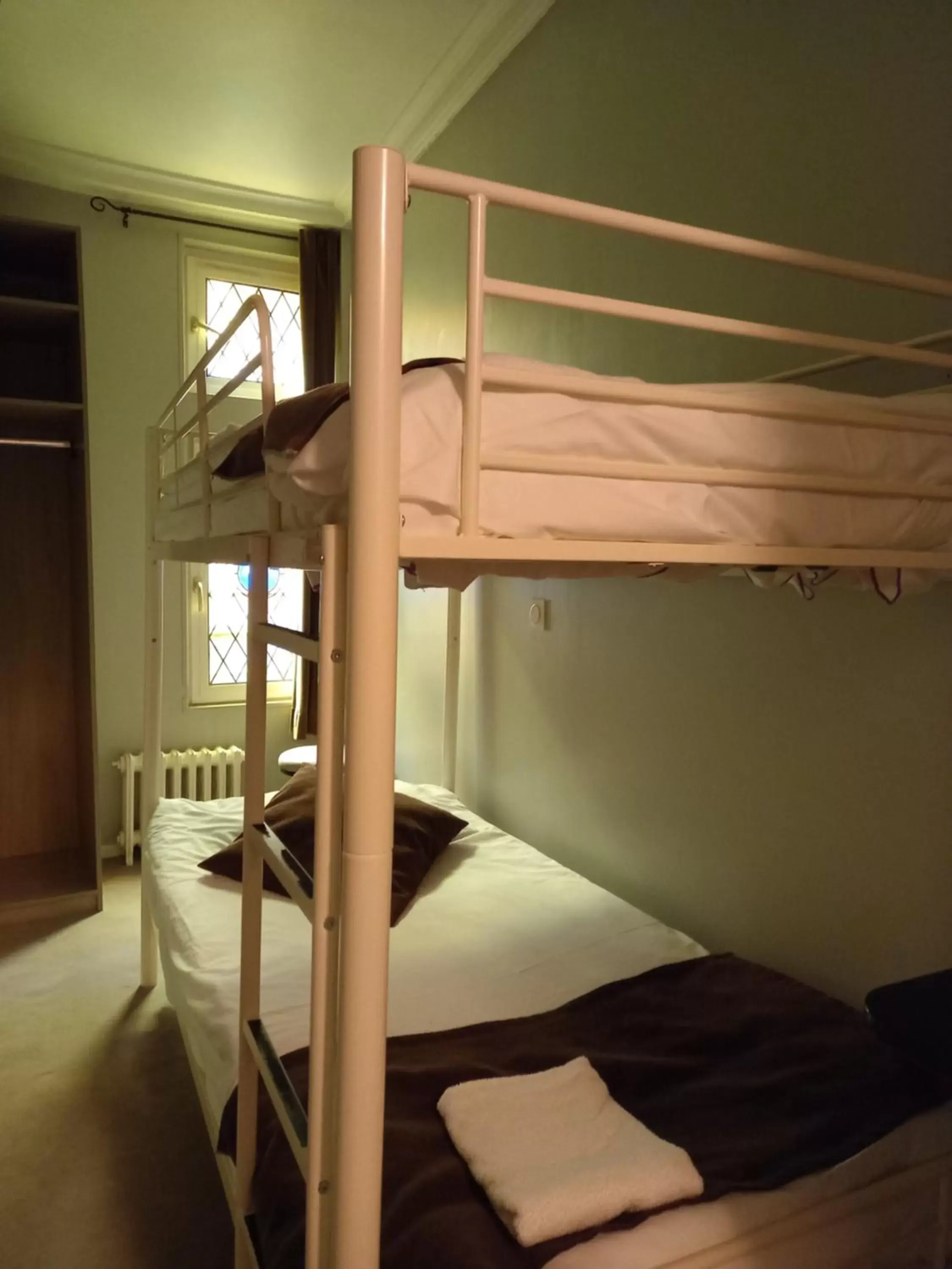 Bedroom, Bunk Bed in Brit Hotel Comtes De Champagne - Troyes Centre Historique