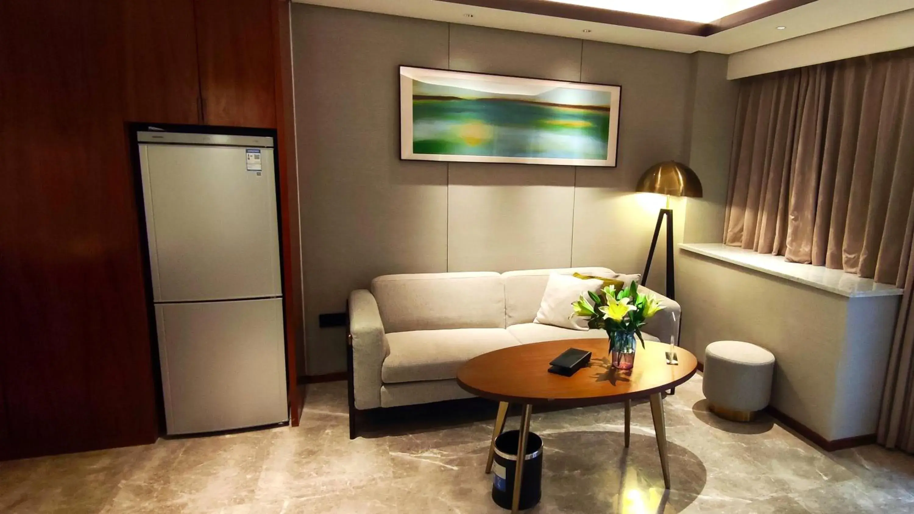 Living room in Holiday Inn Suites Xi'an High-Tech Zone by IHG Living room in Holiday Inn Suites Xi'an High-Tech Zone by IHG