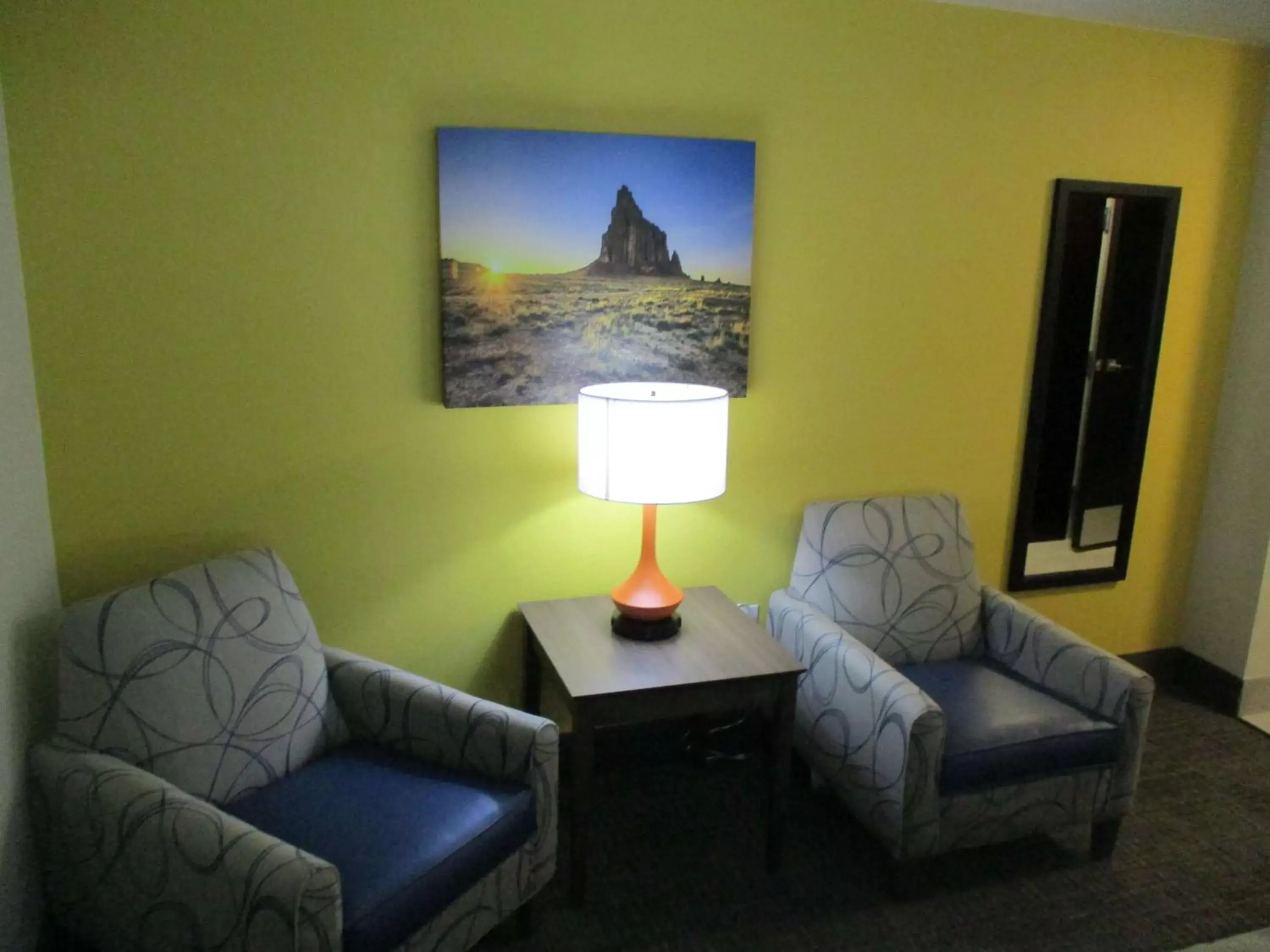 Photo of the whole room, Seating Area in Best Western Plus Portales Inn