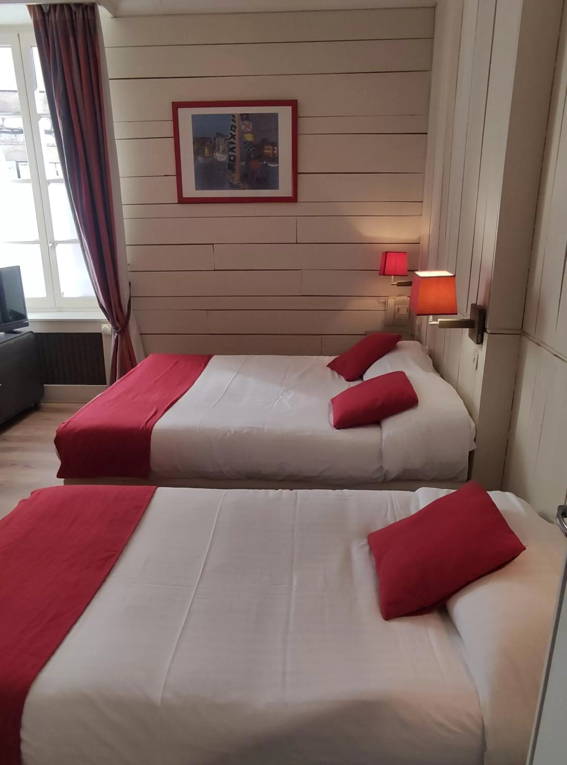 Bedroom, Bed in Le Pavillon Saint-Martin