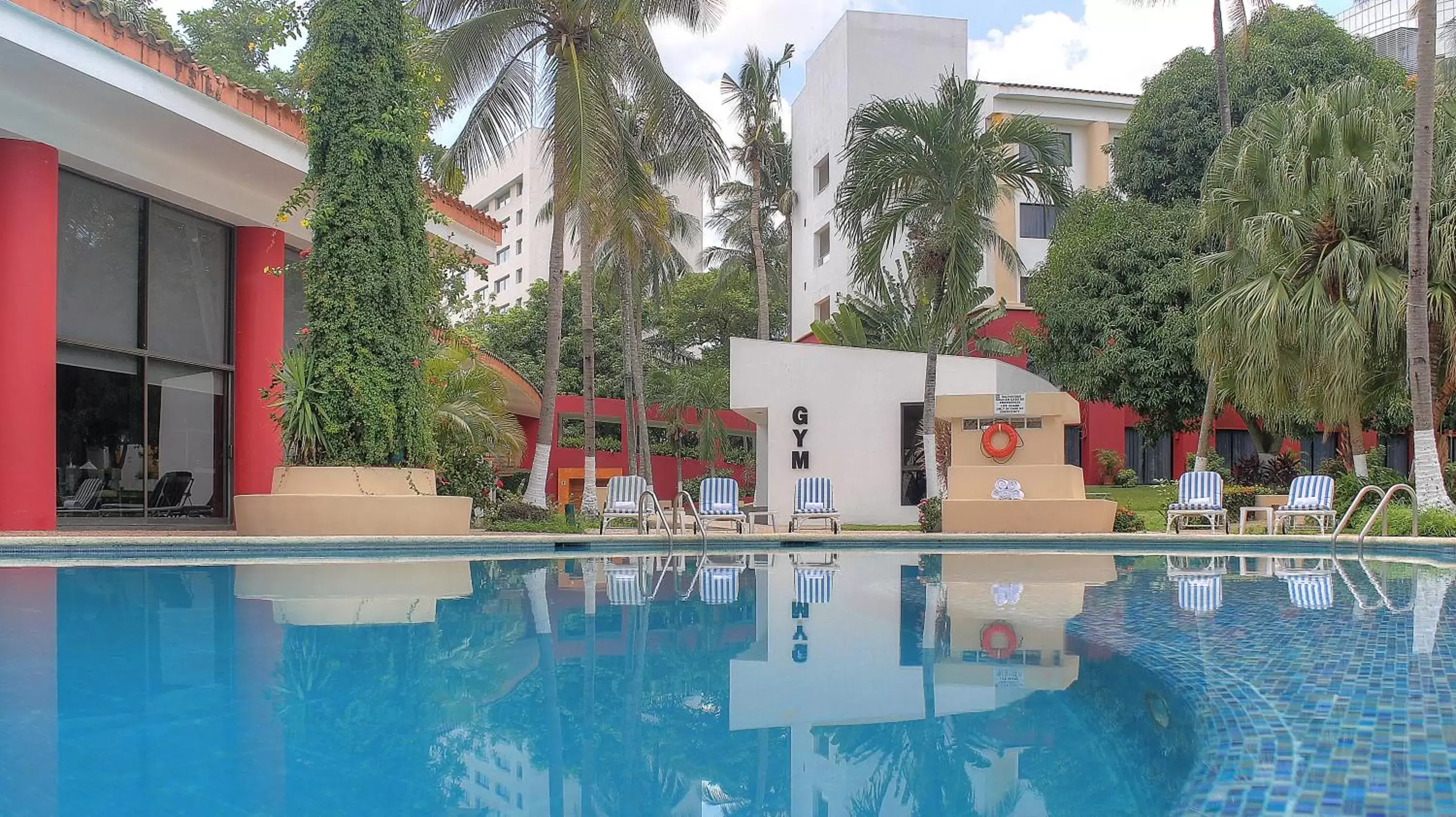 Swimming Pool in Fiesta Inn Villahermosa Cencali