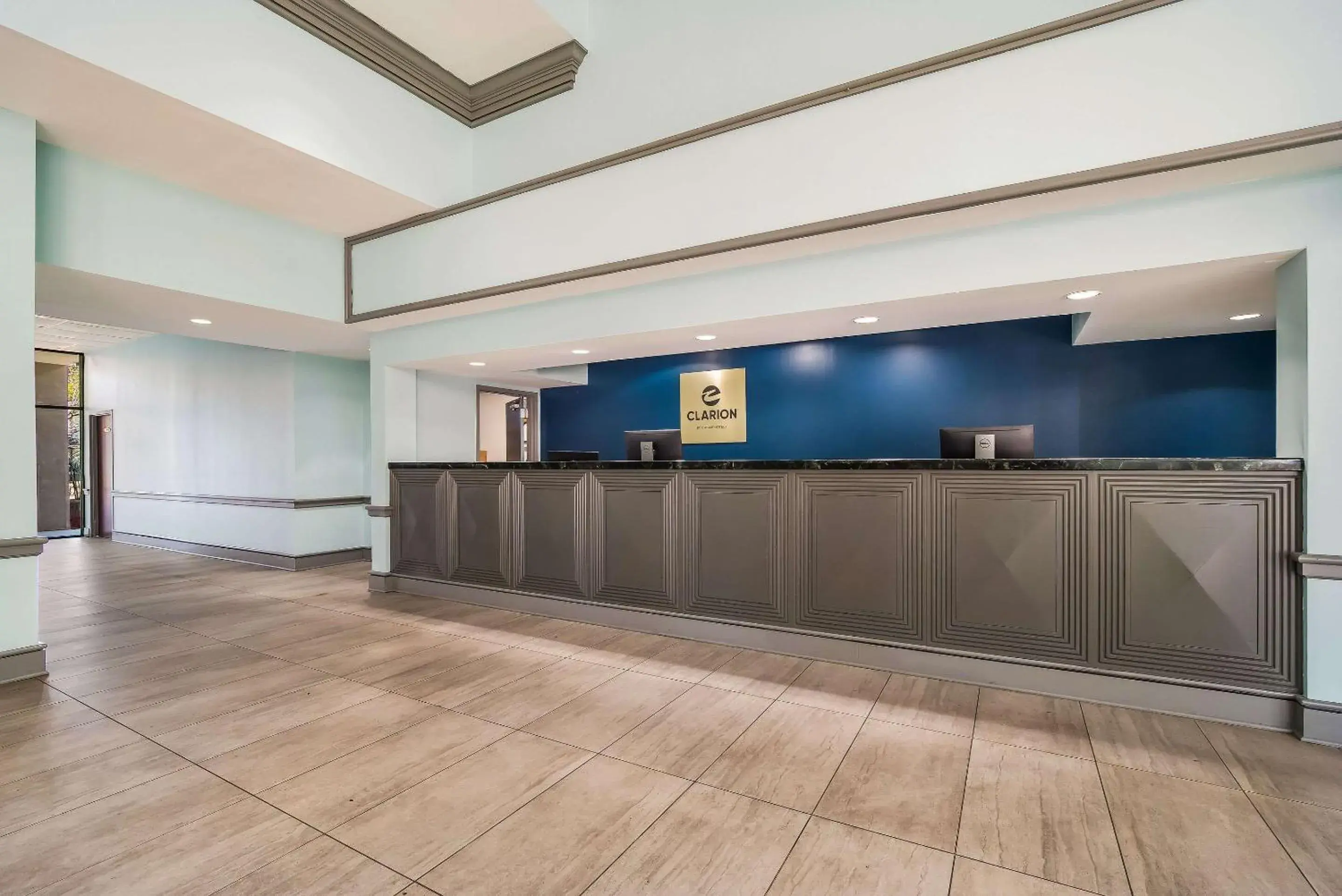 Lobby or reception, Lobby/Reception in Clarion Inn & Suites