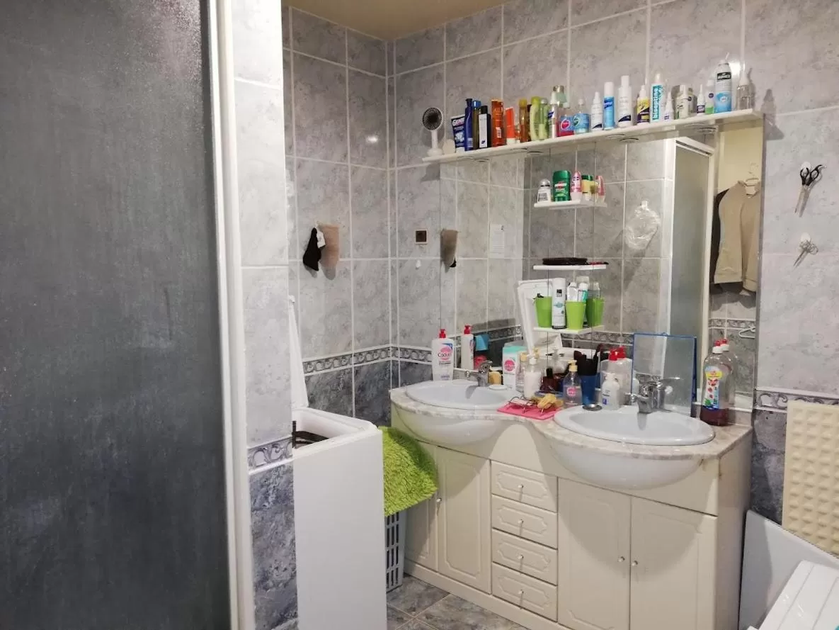 Bathroom in CHEZ RÉMY