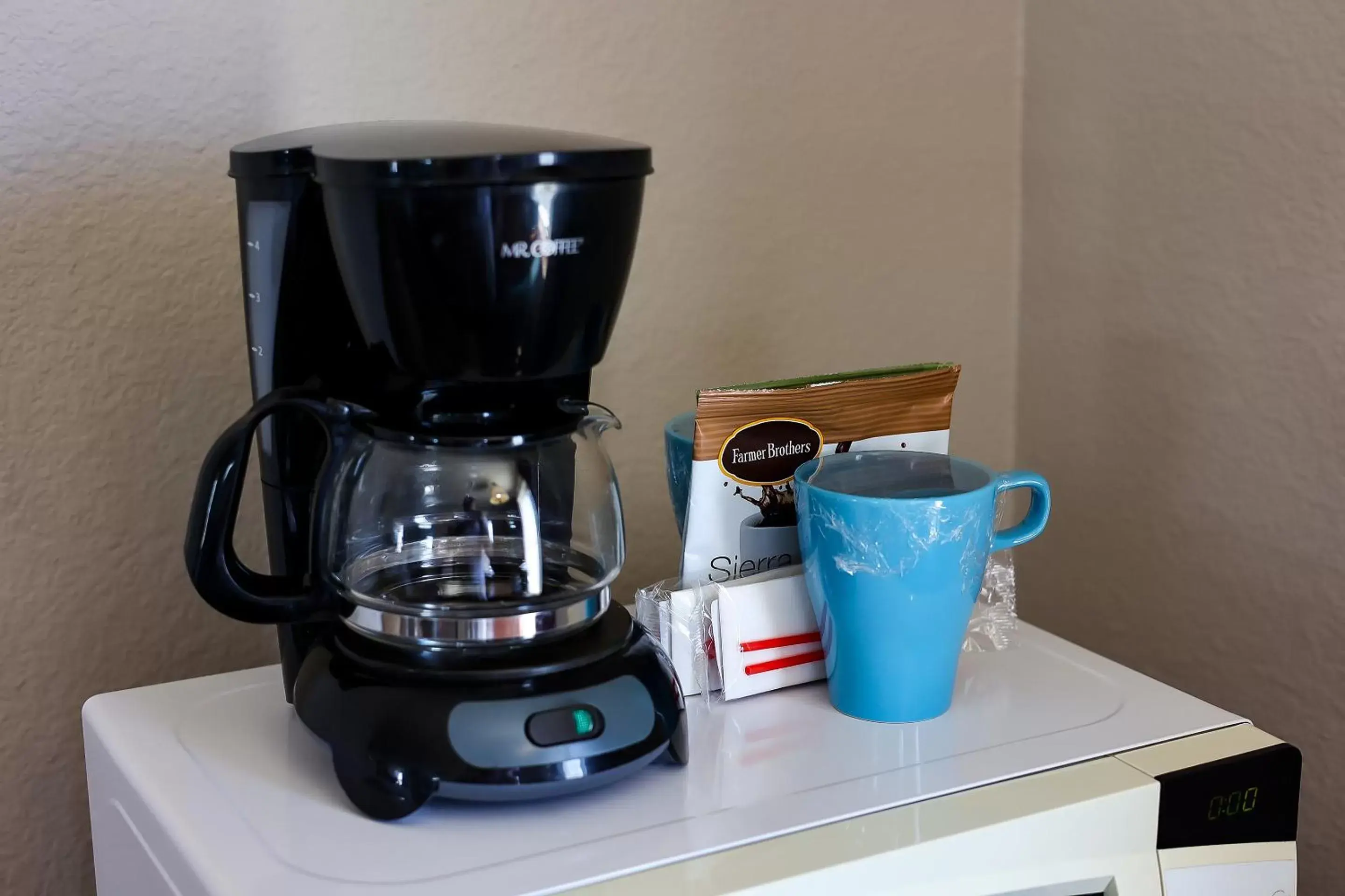 Coffee/tea facilities in Siletz Bay Beachfront Hotel by OYO Lincoln City