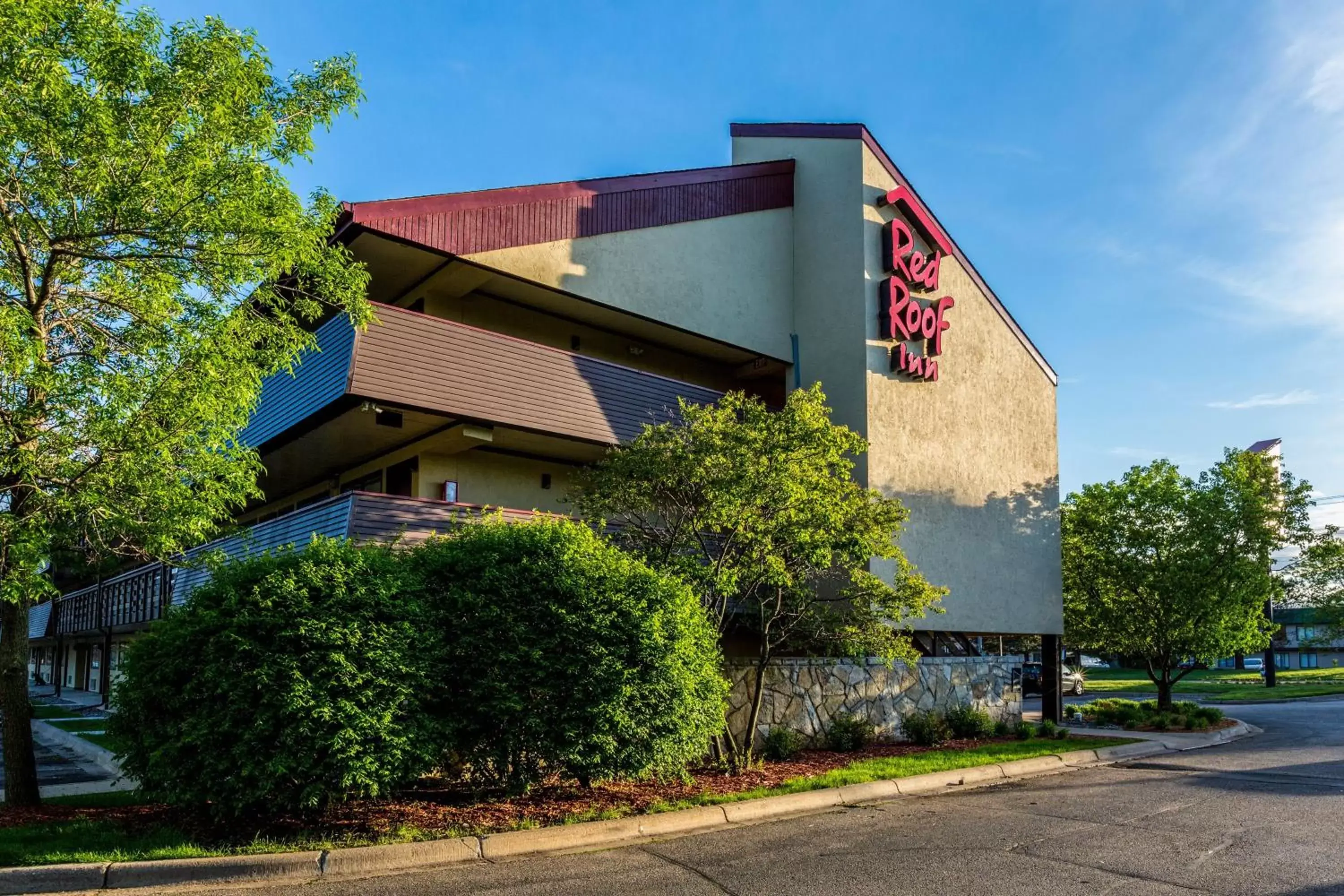 Property Building in Red Roof Inn Minneapolis Plymouth