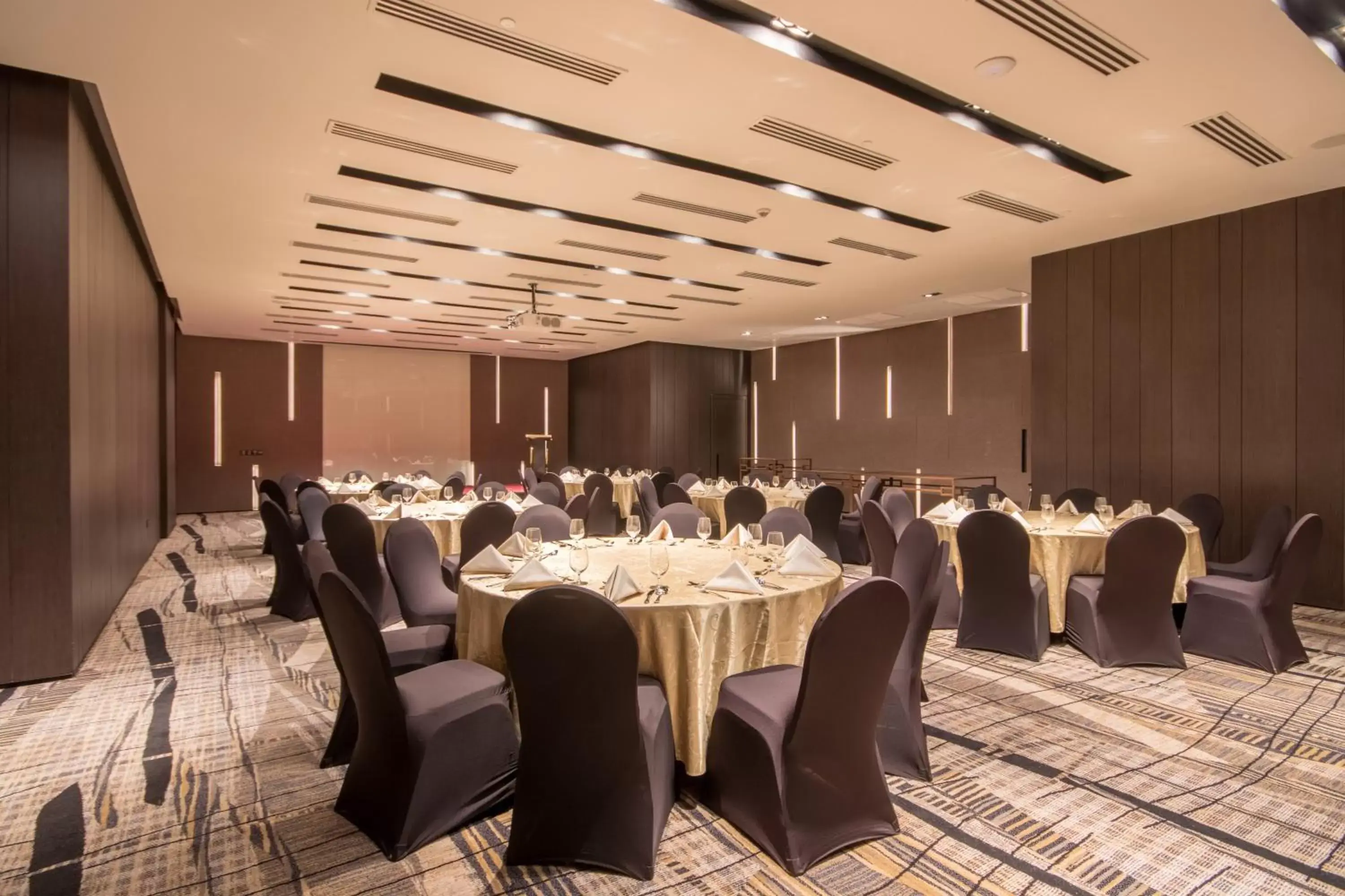 Coffee/tea facilities, Banquet Facilities in I'M Hotel