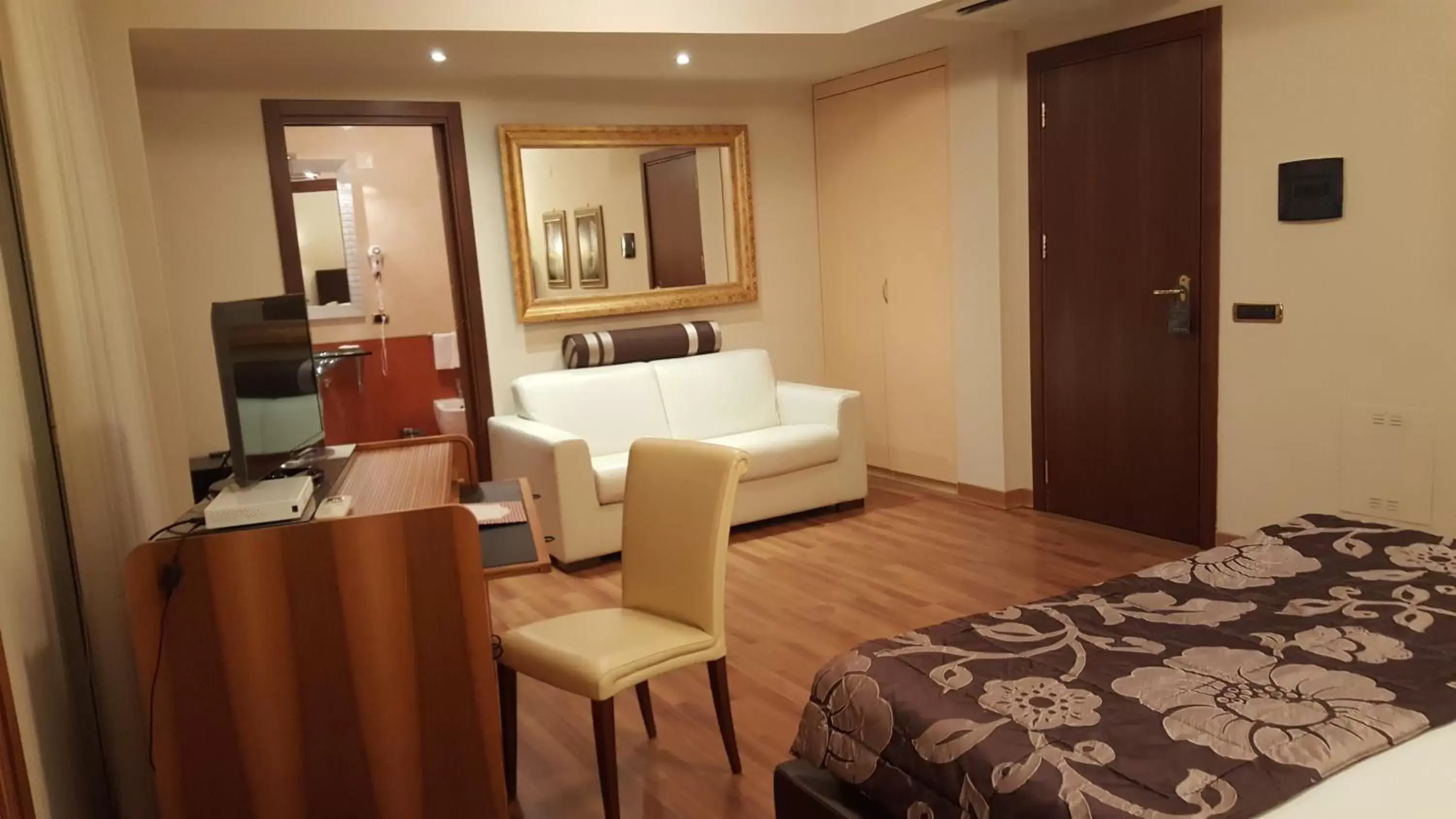 Photo of the whole room, Bed in Hotel Villa Traiano Photo of the whole room, Bed in Hotel Villa Traiano