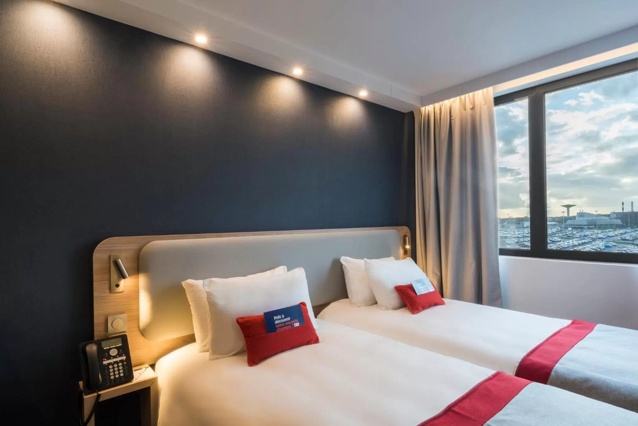 Photo of the whole room, Bed in Holiday Inn Express - Paris - CDG Airport by IHG