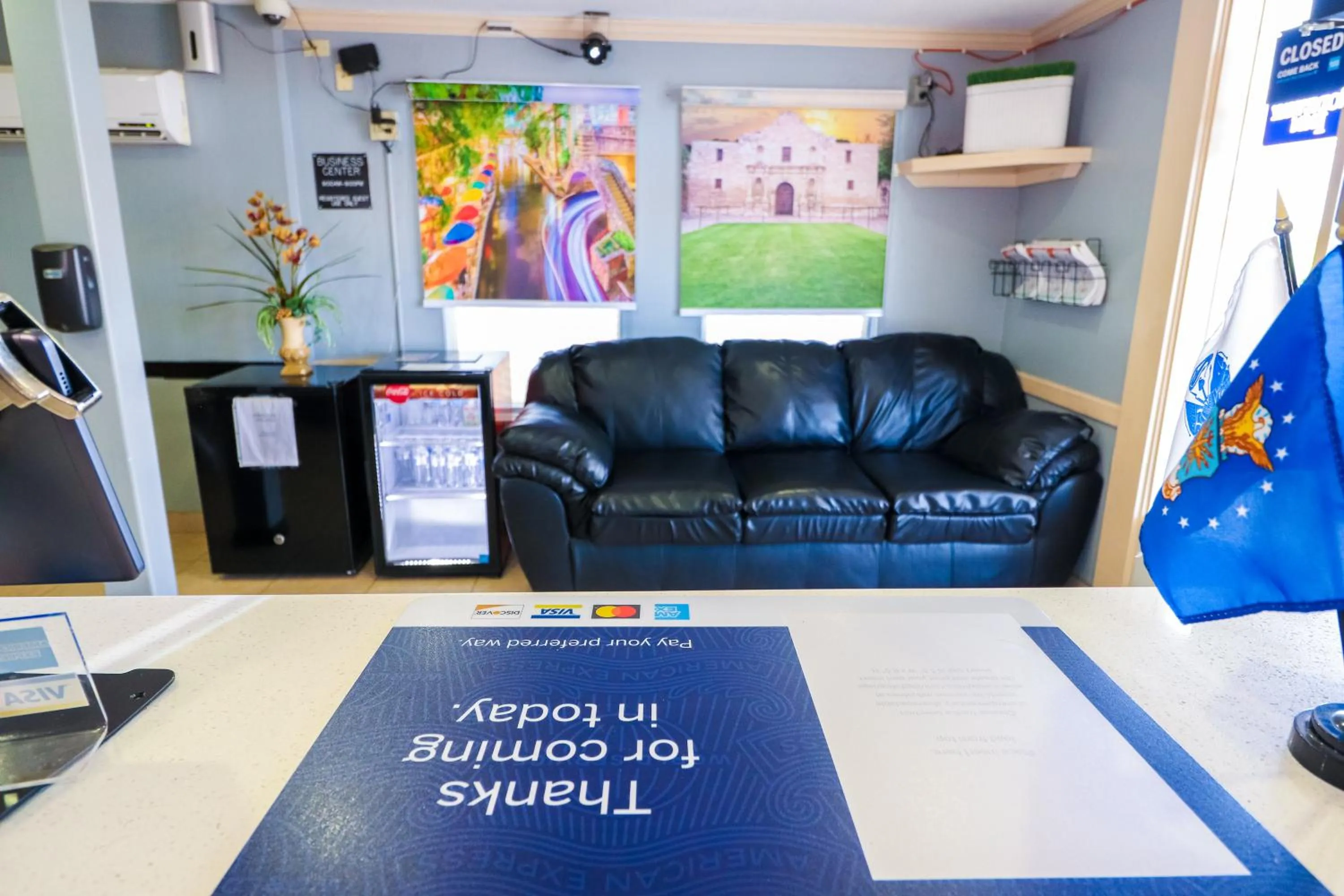 Seating area in Rodeway Inn San Antonio Lackland AFB - SeaWorld