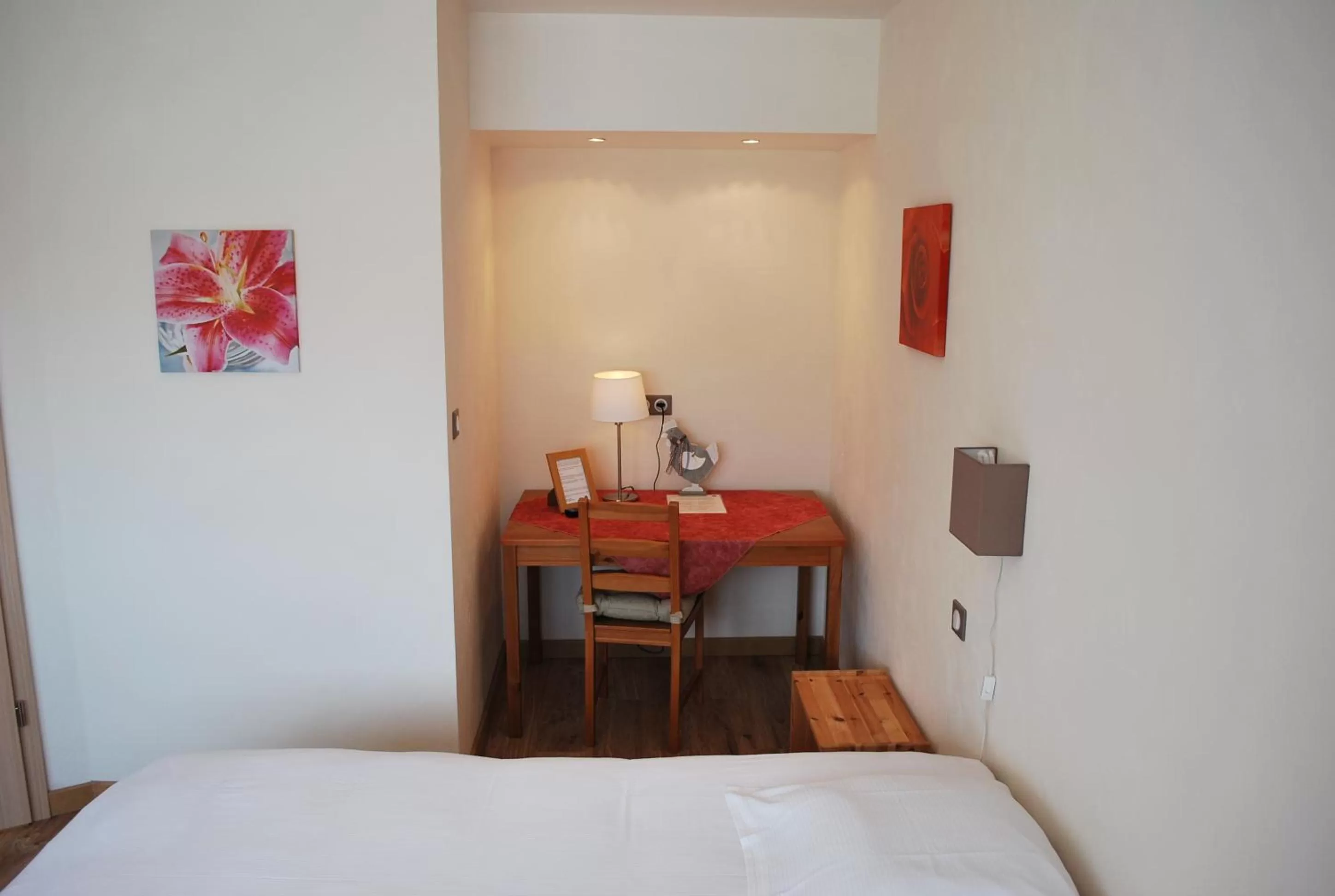 Bedroom, Bed in Chambres d'hôtes Les vignes