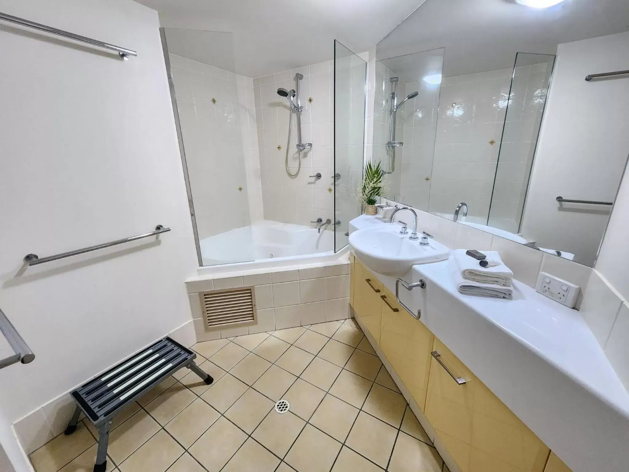 Bathroom in Fairways Golf & Beach Retreat Bribie Island