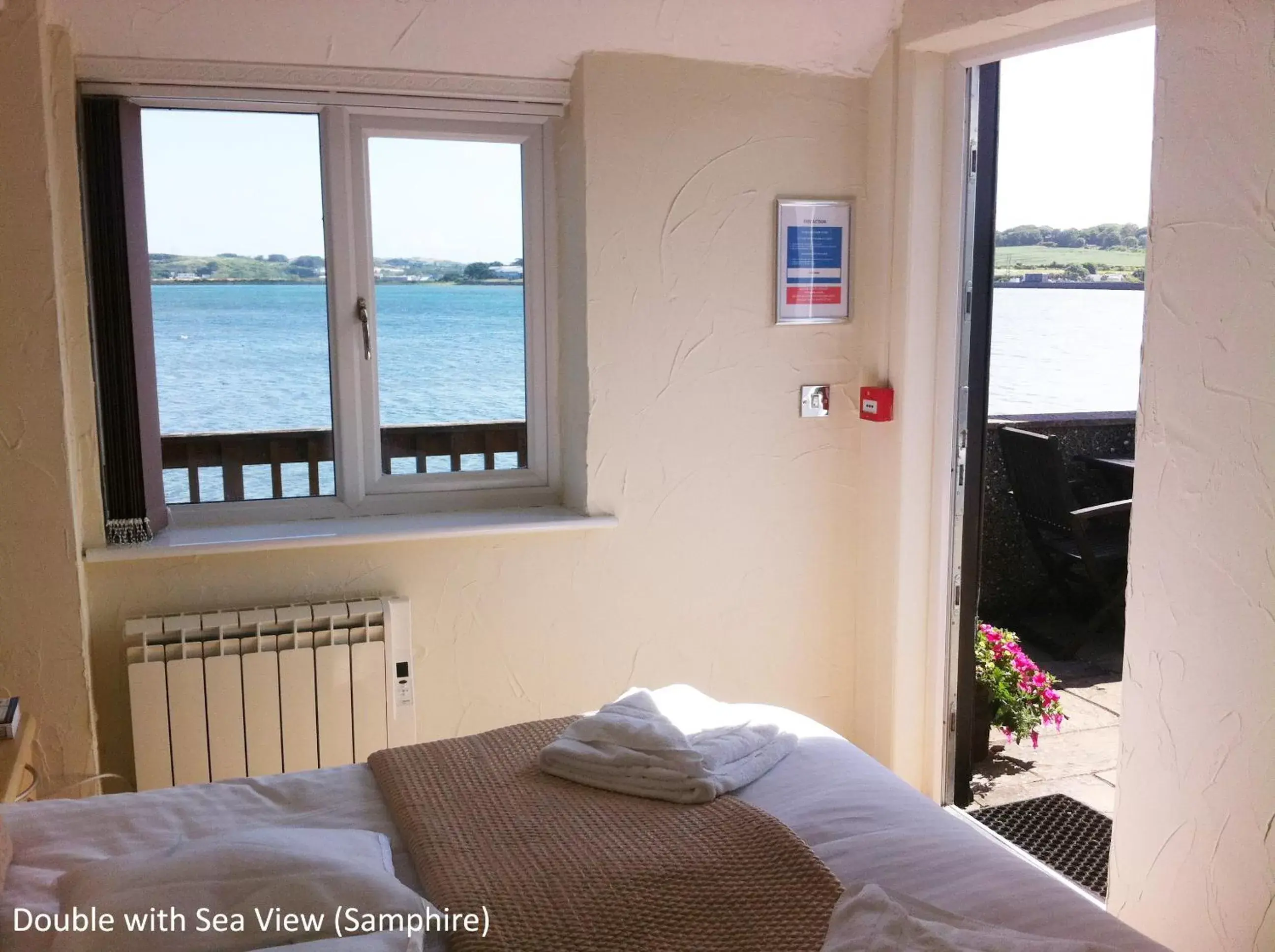 Bedroom, Sea View in The Old Quay House