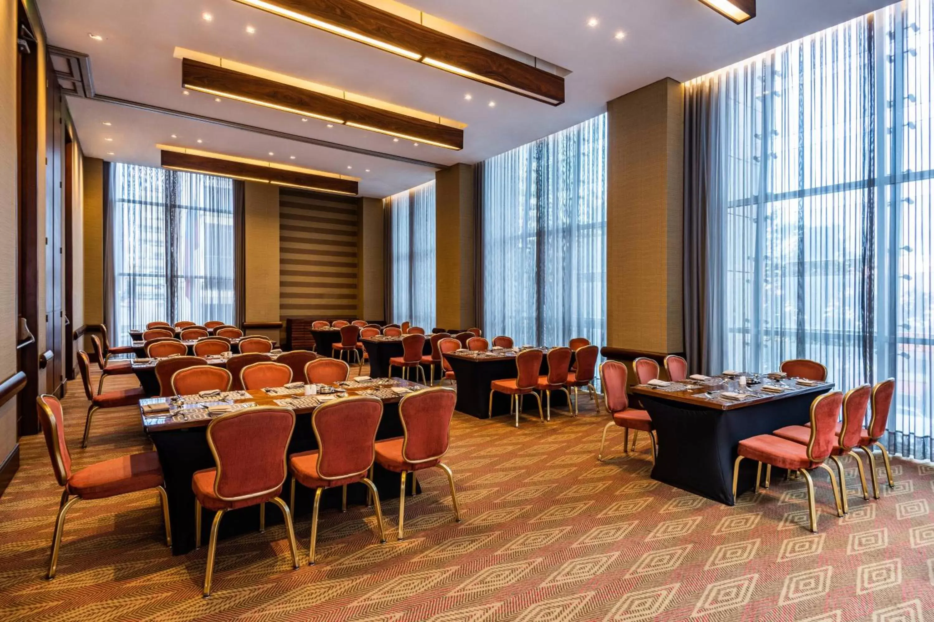 Meeting/conference room, Restaurant/Places to Eat in JW Marriott Hotel Bogotá