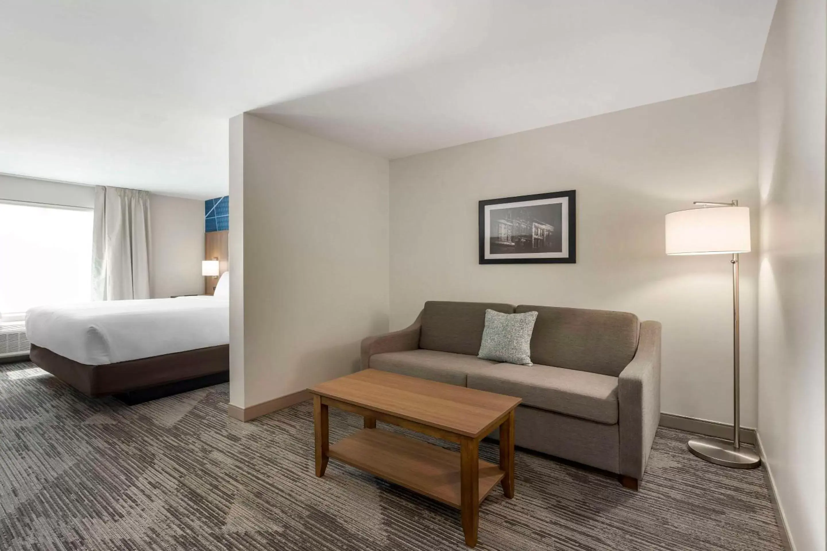 Bedroom, Seating Area in Comfort Inn & Suites Gallatin - Nashville Metro