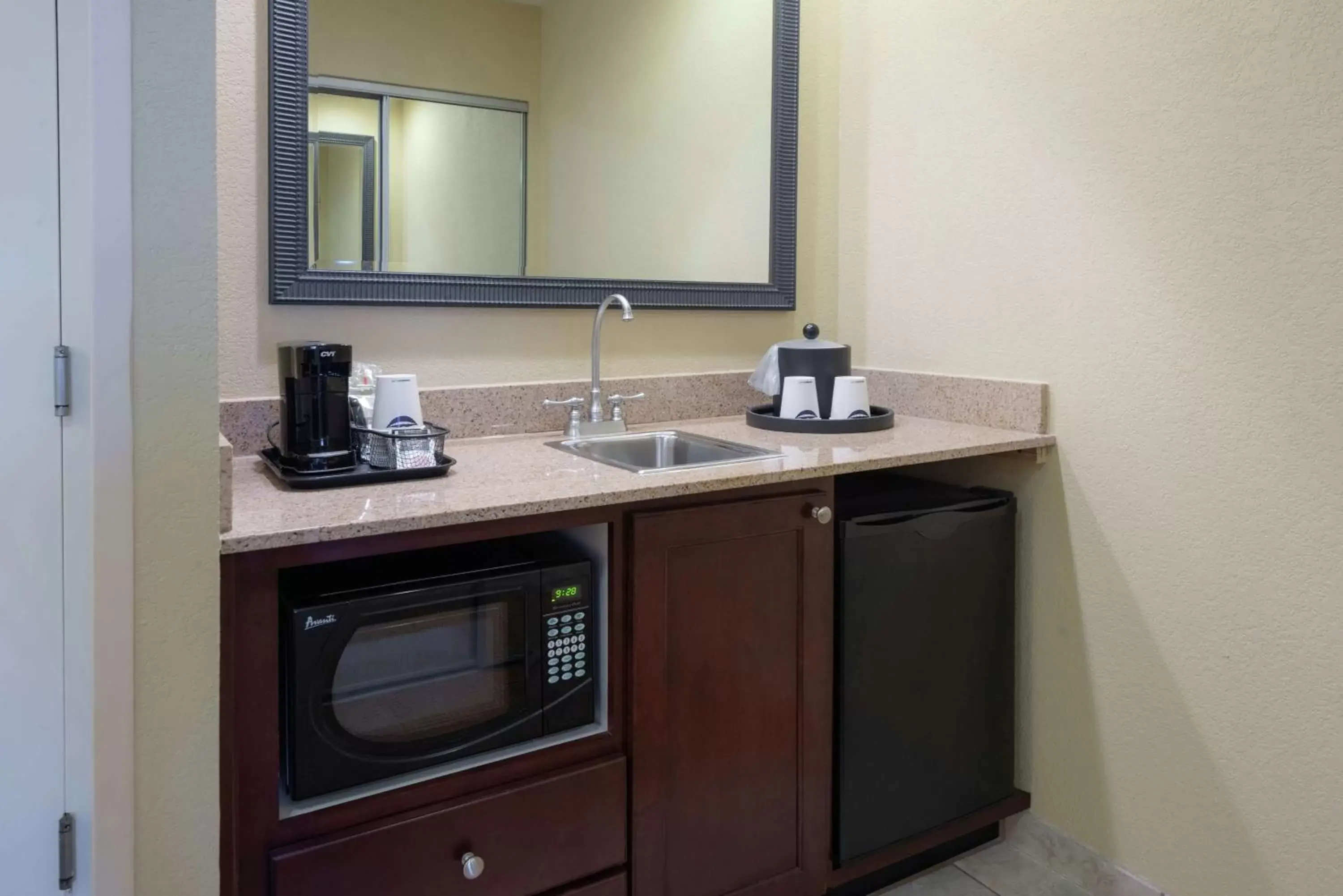 Other, Kitchen/Kitchenette in Hampton Inn & Suites - Vicksburg