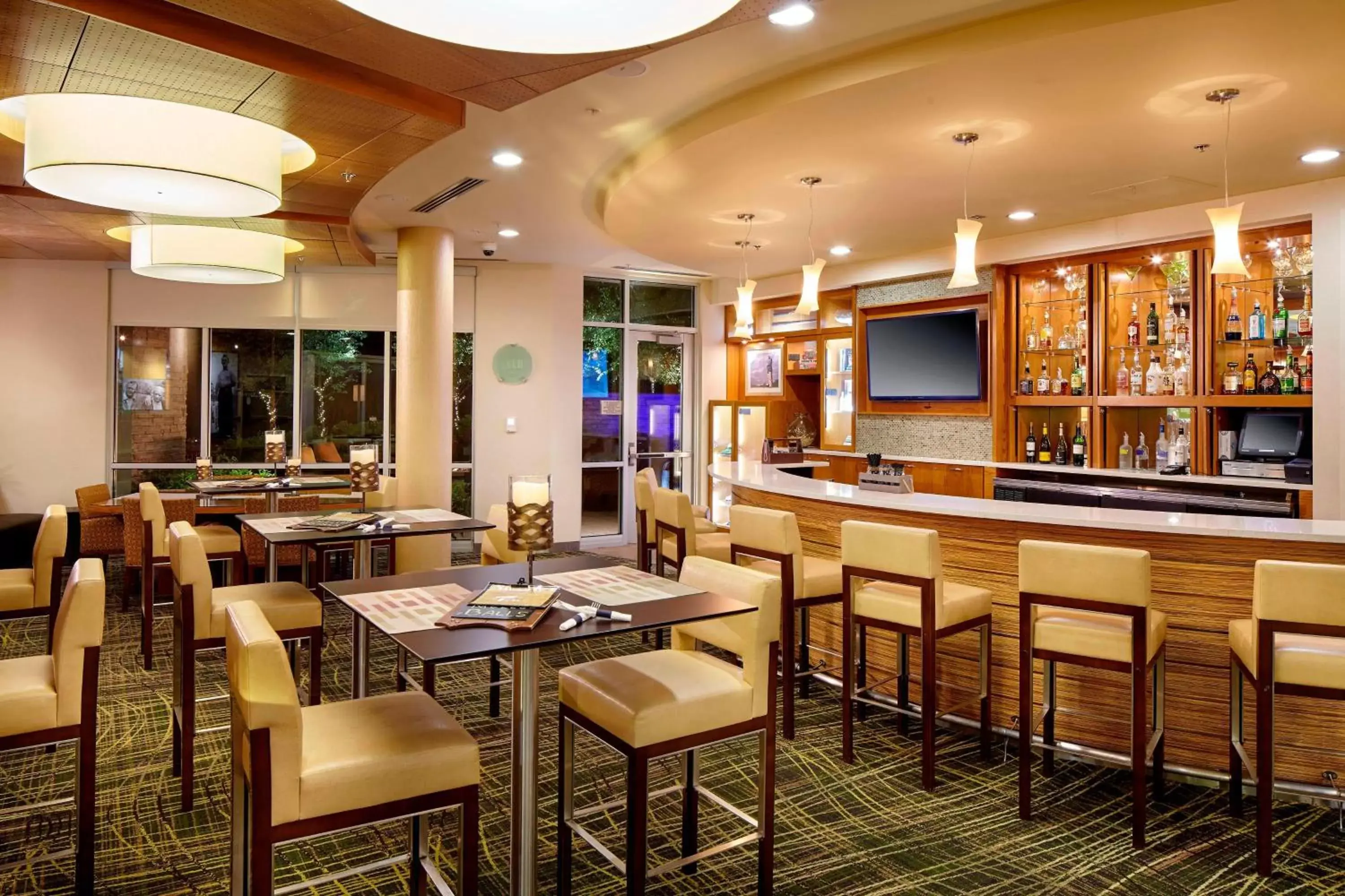 Lounge or bar, Restaurant/Places to Eat in SpringHill Suites by Marriott Pittsburgh Latrobe