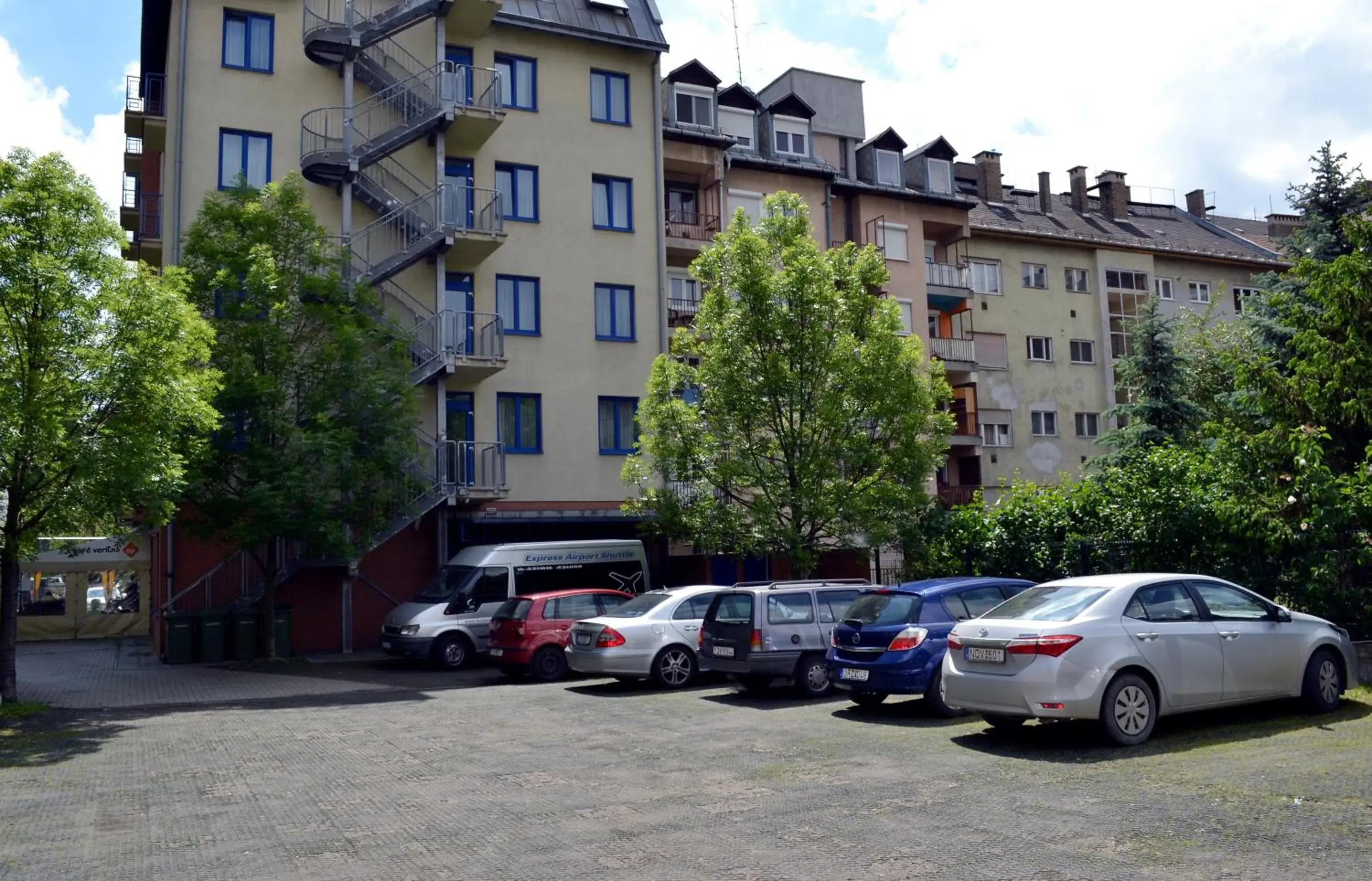 Garden, Property Building in Hotel Veritas