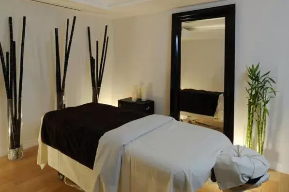 Spa and wellness centre/facilities, Bed in Beverly Hills Plaza Hotel & Spa