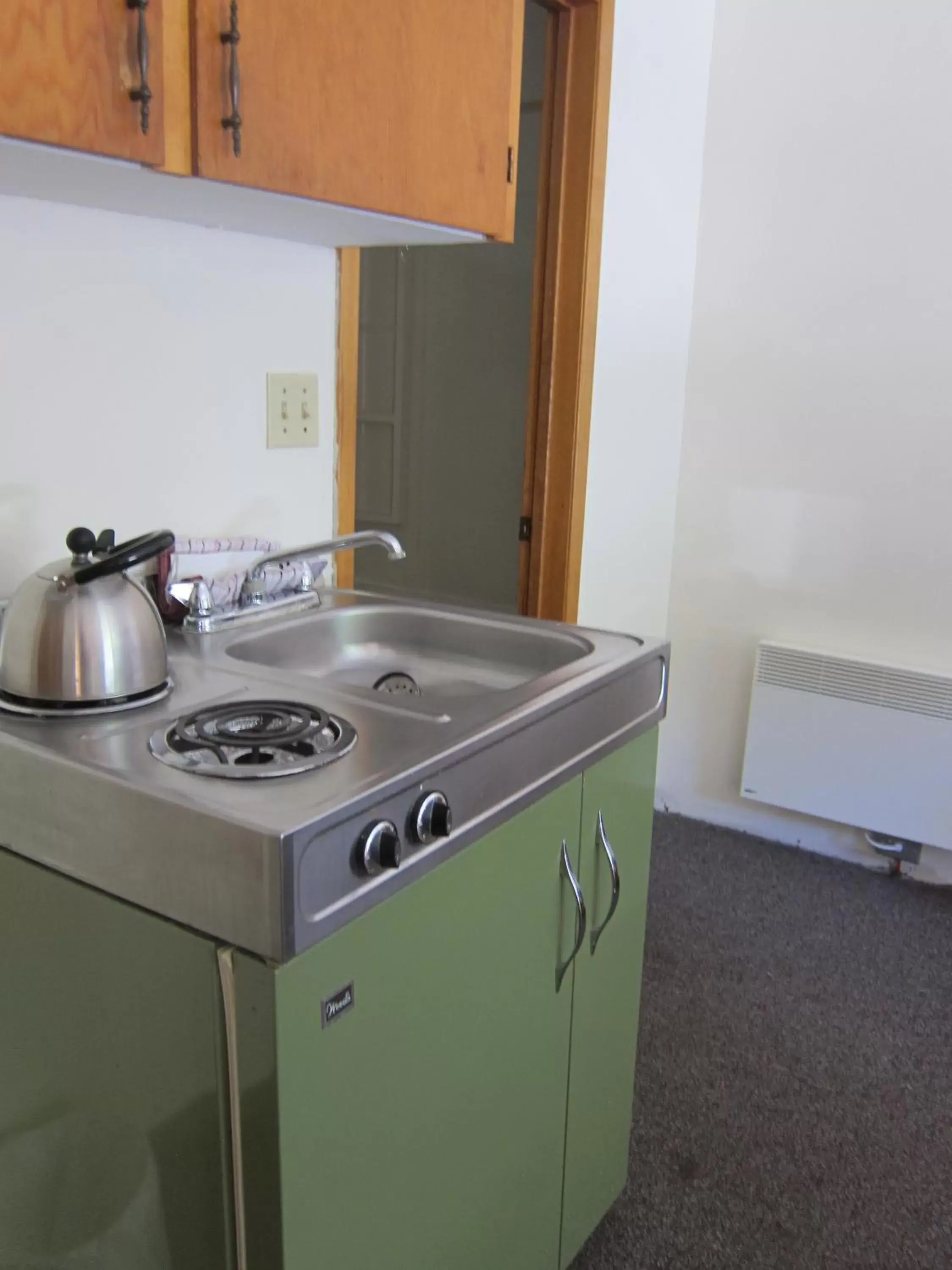 Kitchen or kitchenette, Kitchen/Kitchenette in Shine Motel