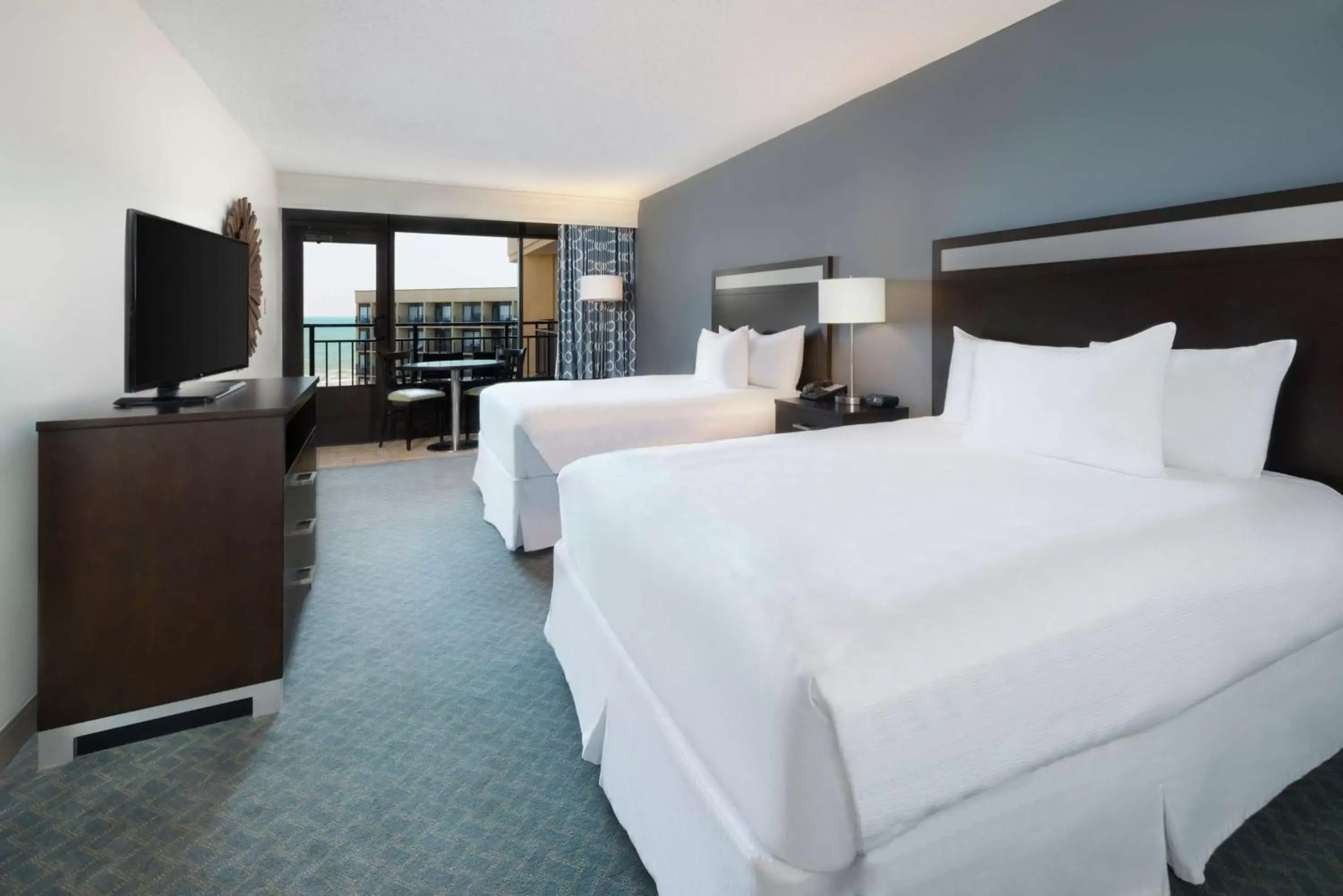 Bed in DoubleTree Resort by Hilton Myrtle Beach Oceanfront