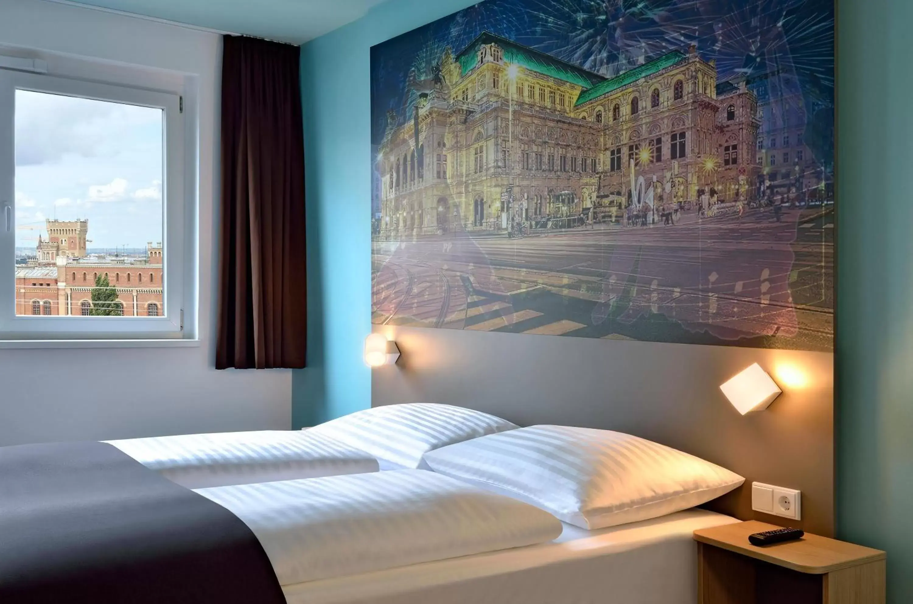 Photo of the whole room, Bed in B&B Hotel Wien-Hbf