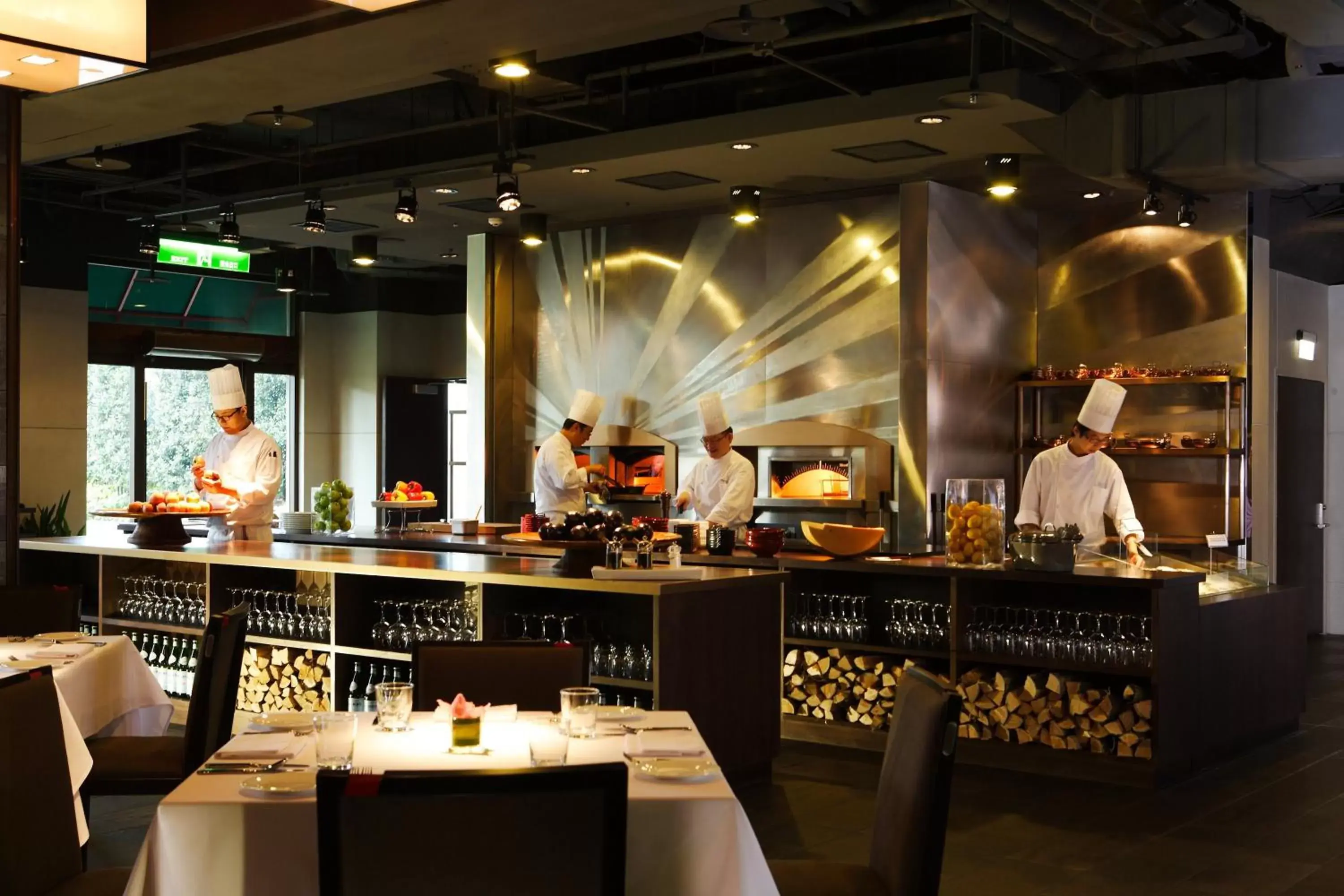 Restaurant/places to eat in Grand Victoria Hotel Restaurant/places to eat in Grand Victoria Hotel