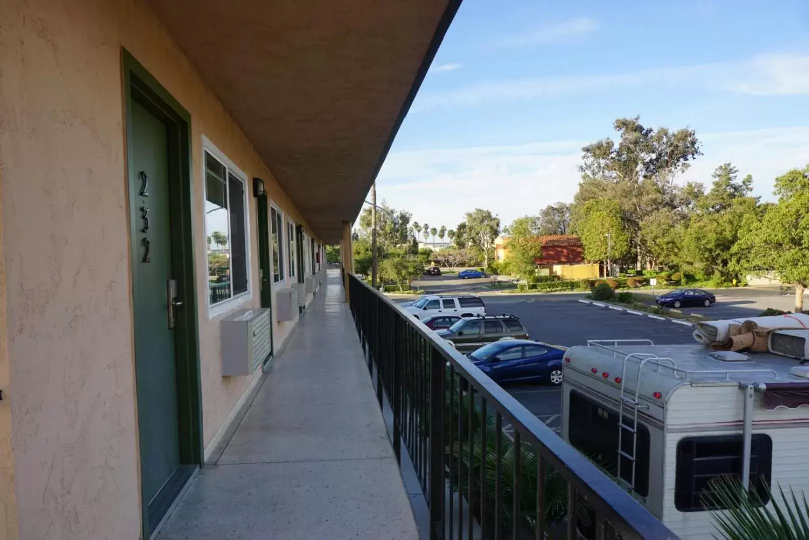 Balcony/Terrace in Americas Best Value Inn Thousand Oaks