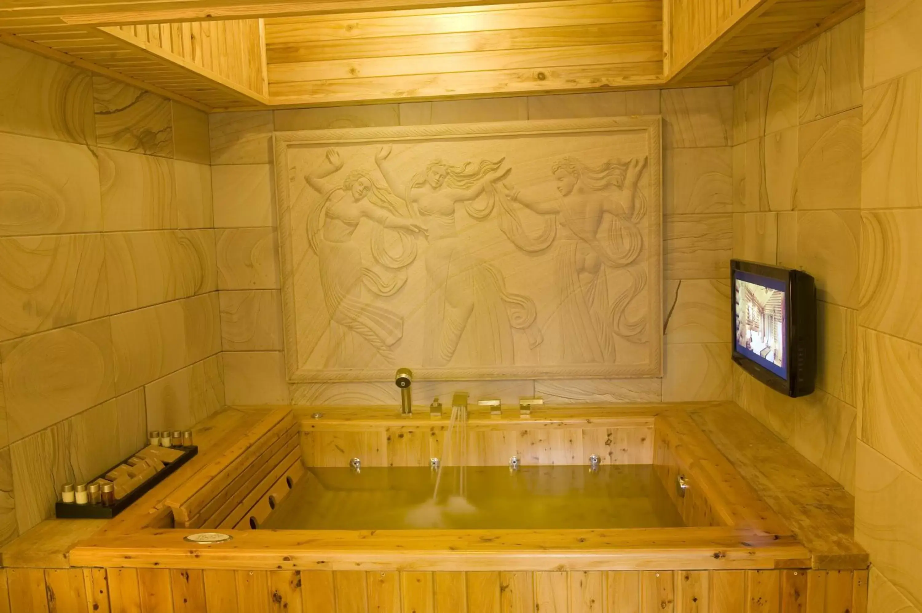 Hot Tub in Philea Resort & Spa