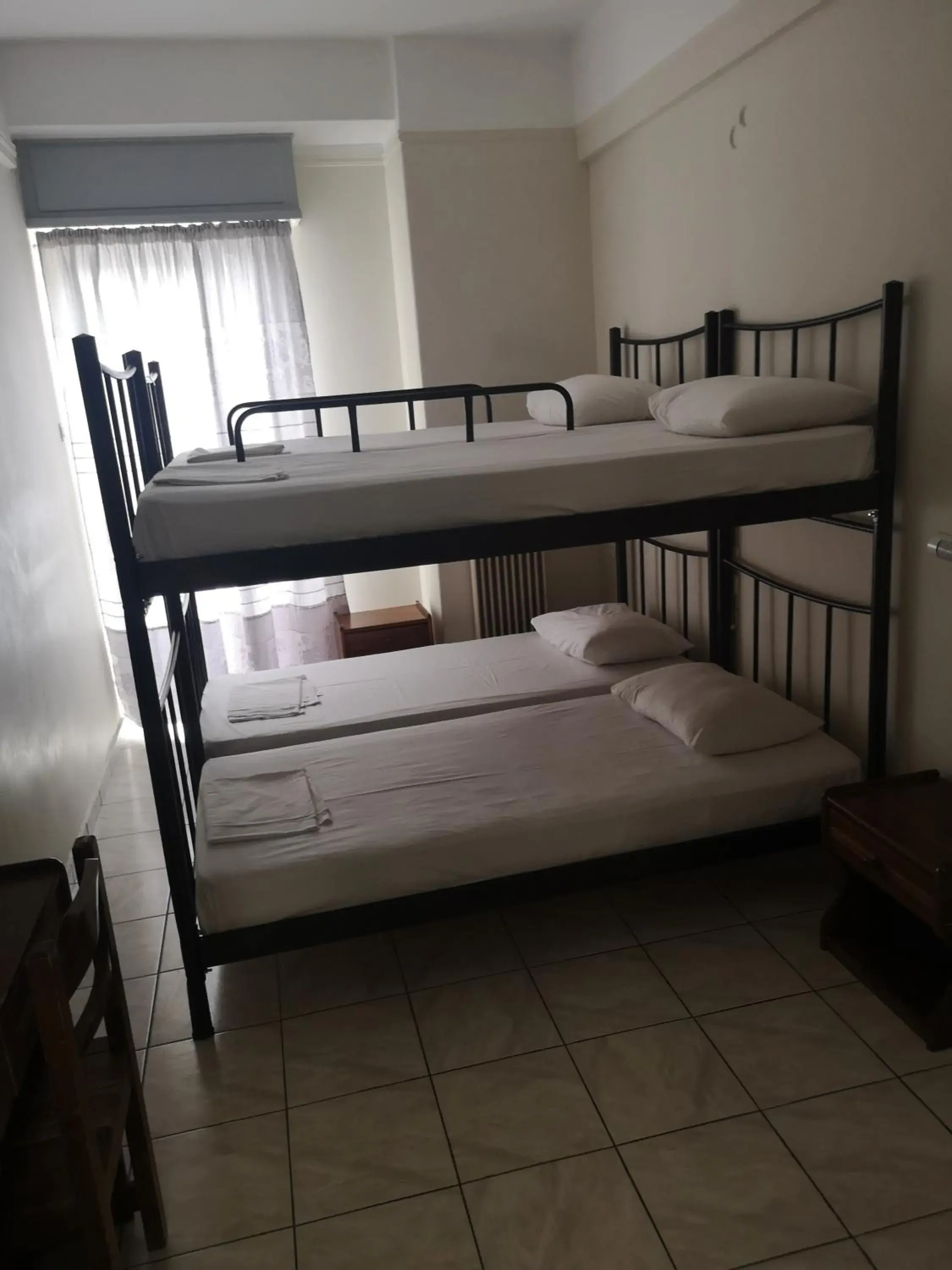 Bunk Bed in Elite Hotel
