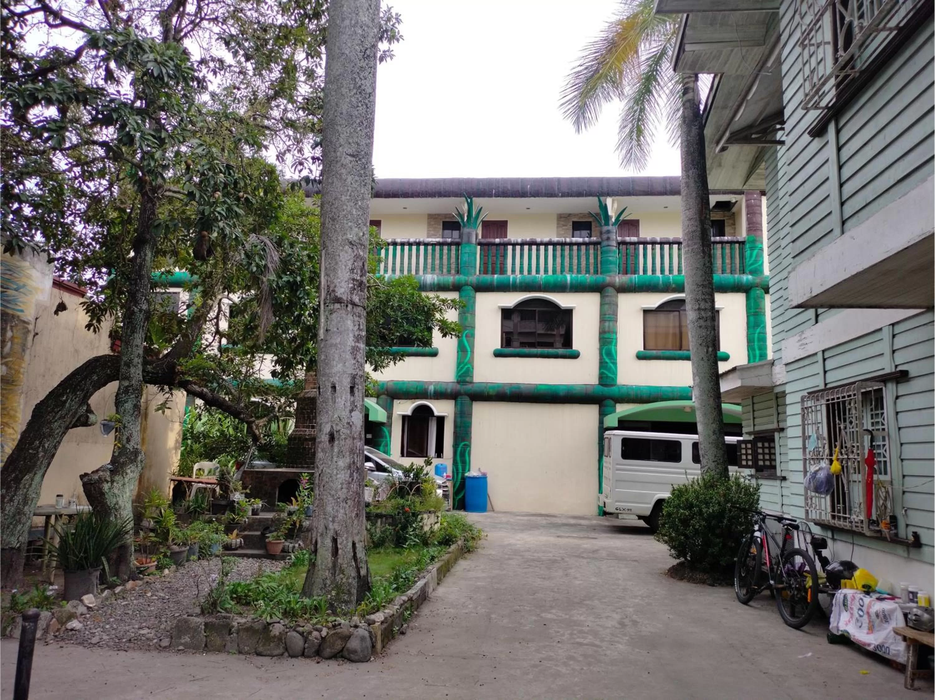 OYO 800 DDD Habitat Dormtel Bacolod