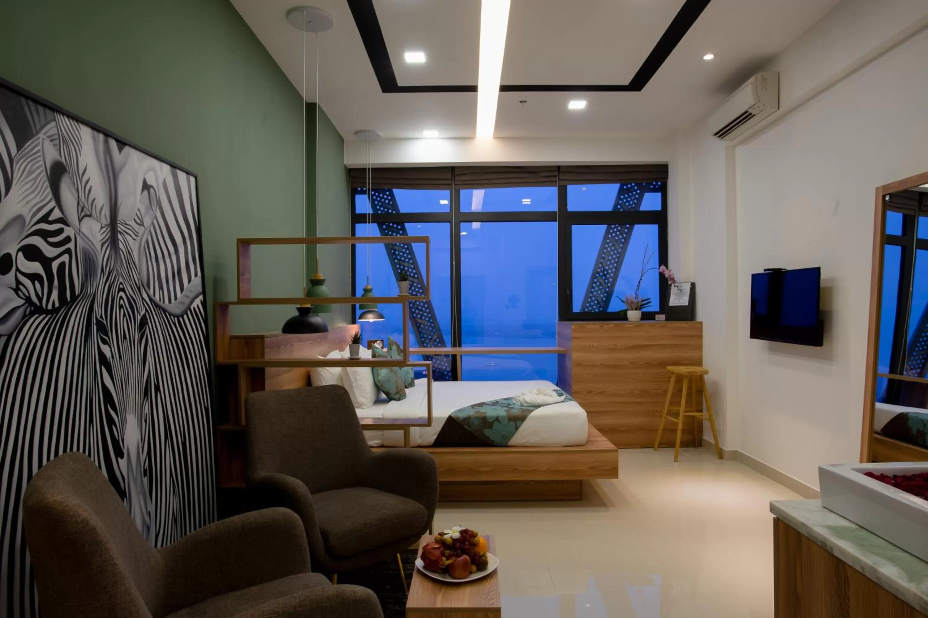 Bedroom, Bed in The Snowbell Hotel