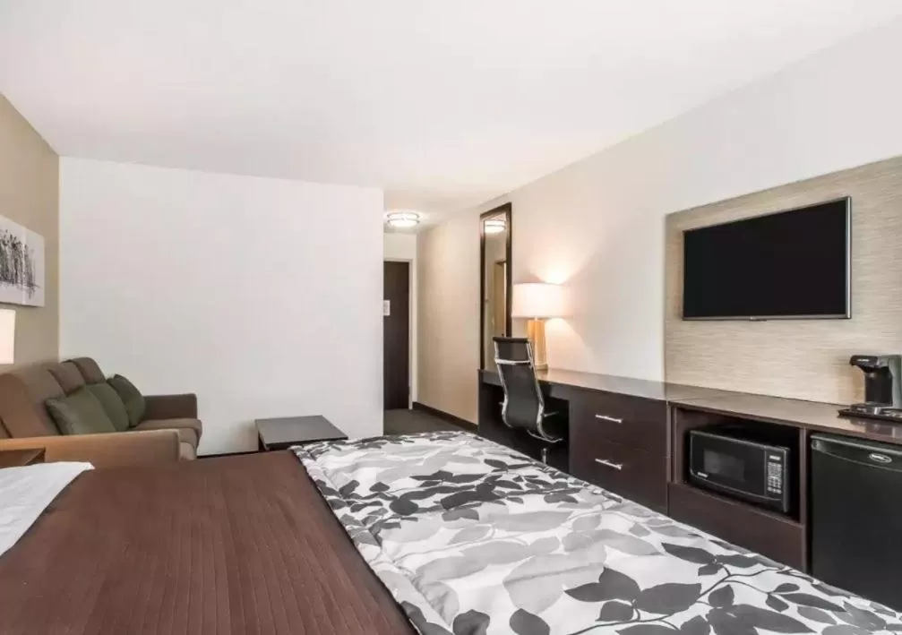 Bed in Sleep Inn & Suites Hannibal West