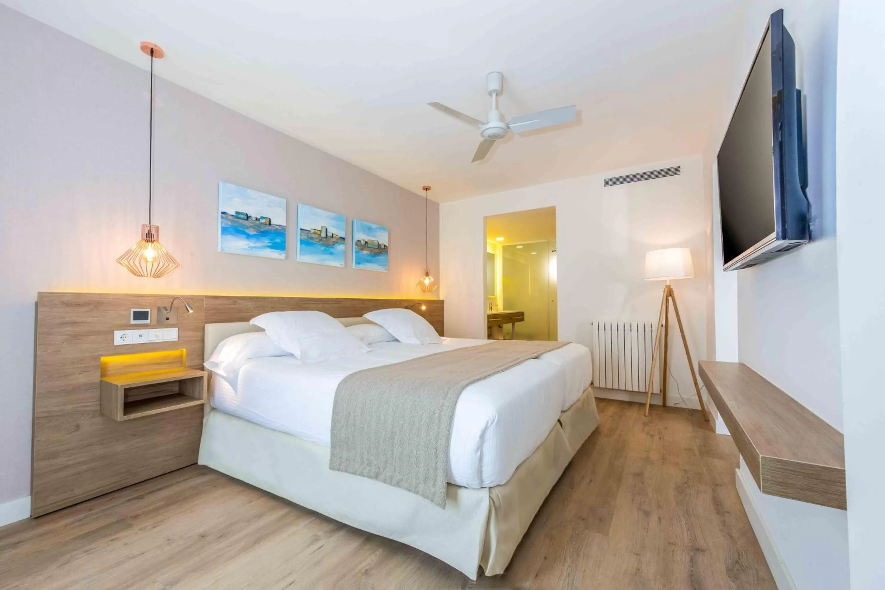 Bed in Valentin Somni Hotel & Suites