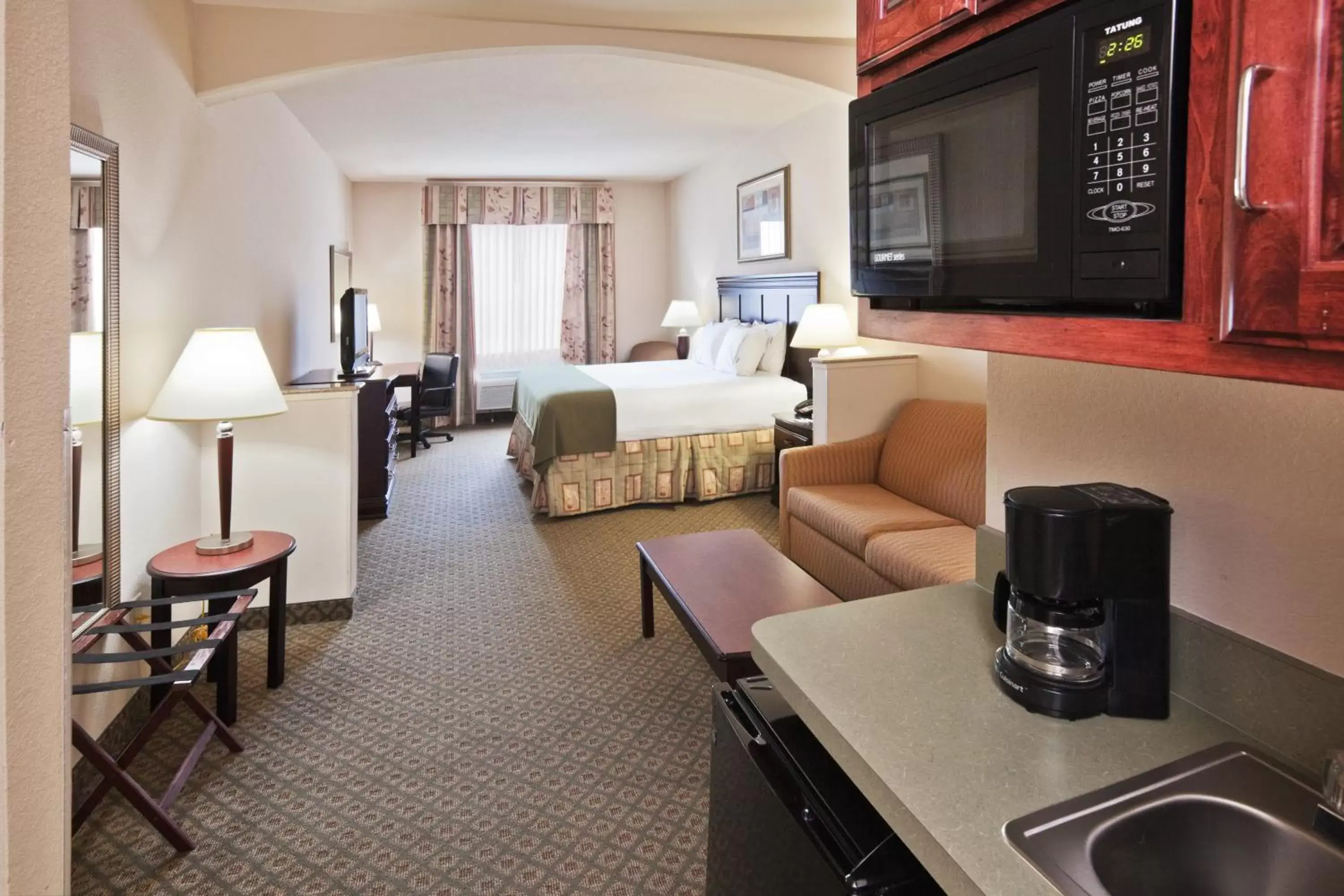 Day, Seating Area in Holiday Inn Express Hotel and Suites Corsicana I-45, an IHG Hotel