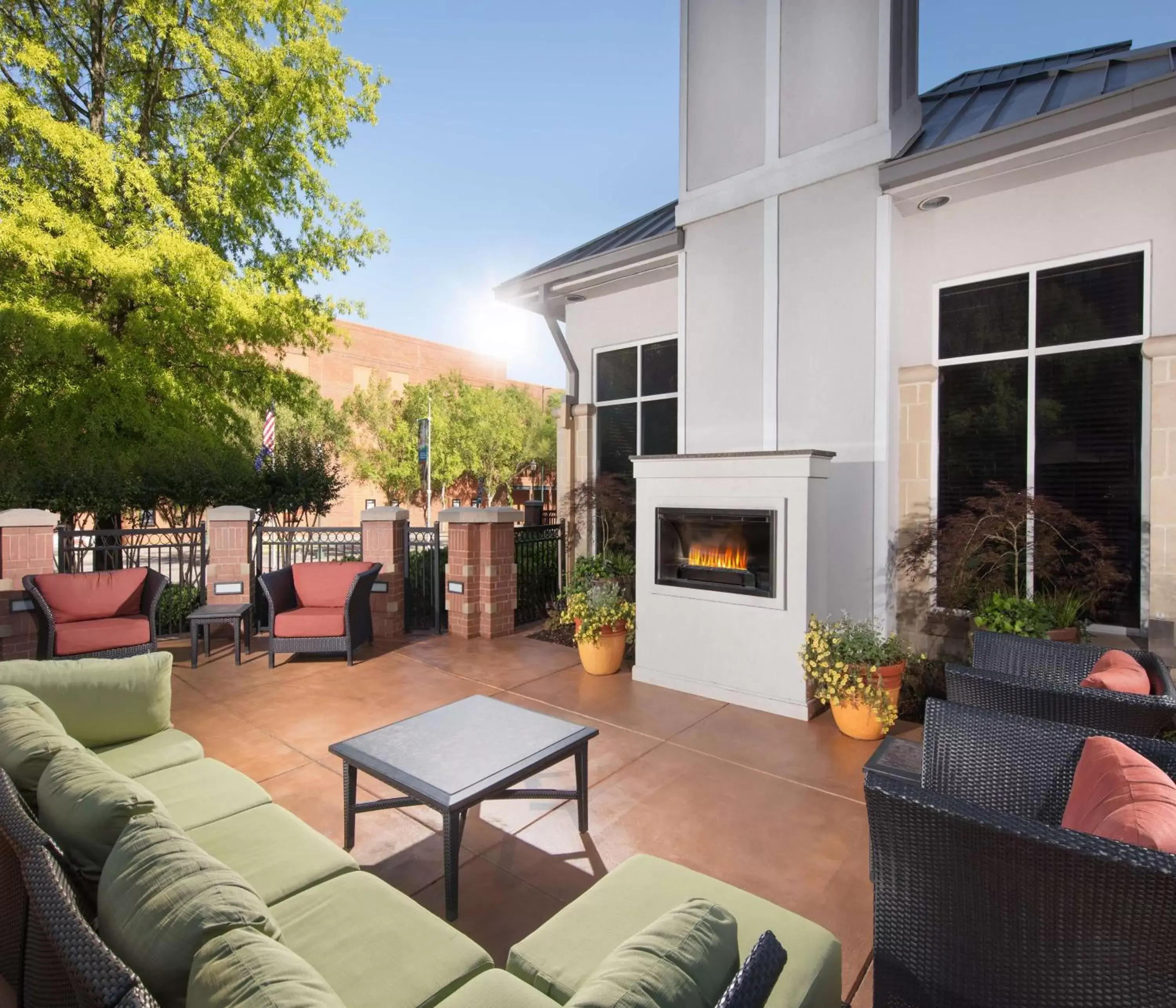 Patio in Hilton Garden Inn Chattanooga Downtown