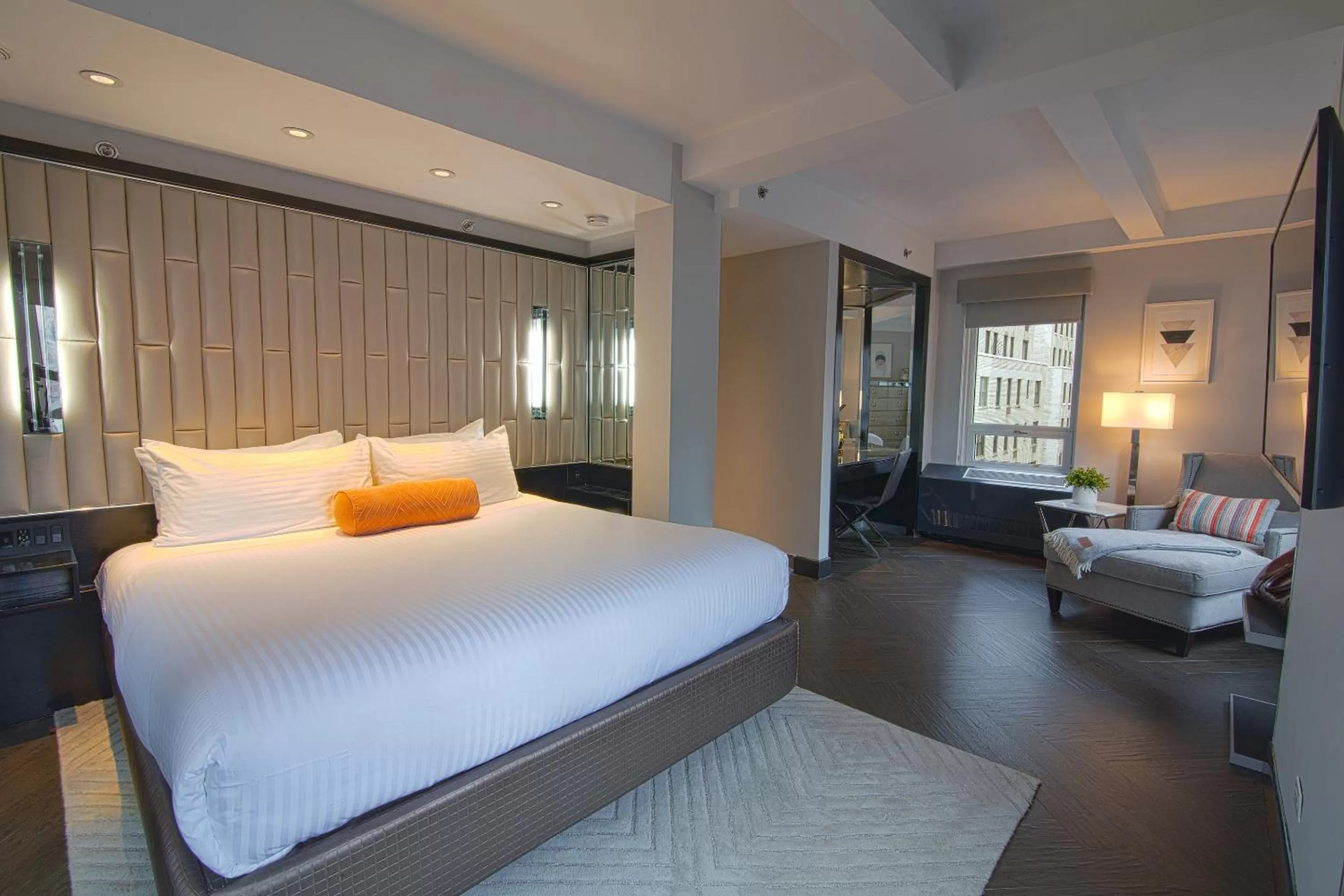 Bed in Hotel Edison Times Square