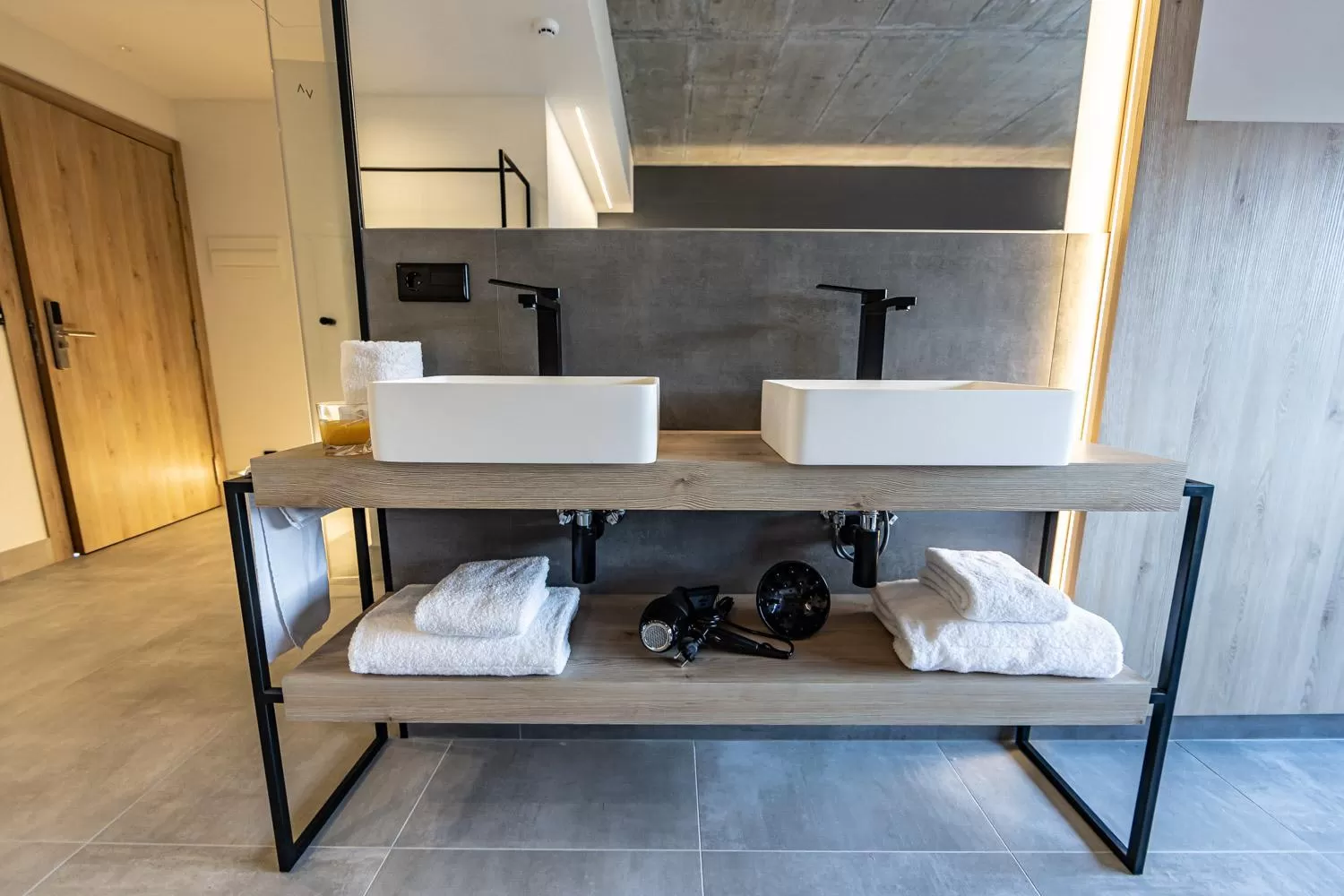 towels in Hospedium Hotel Devalar Do Mar