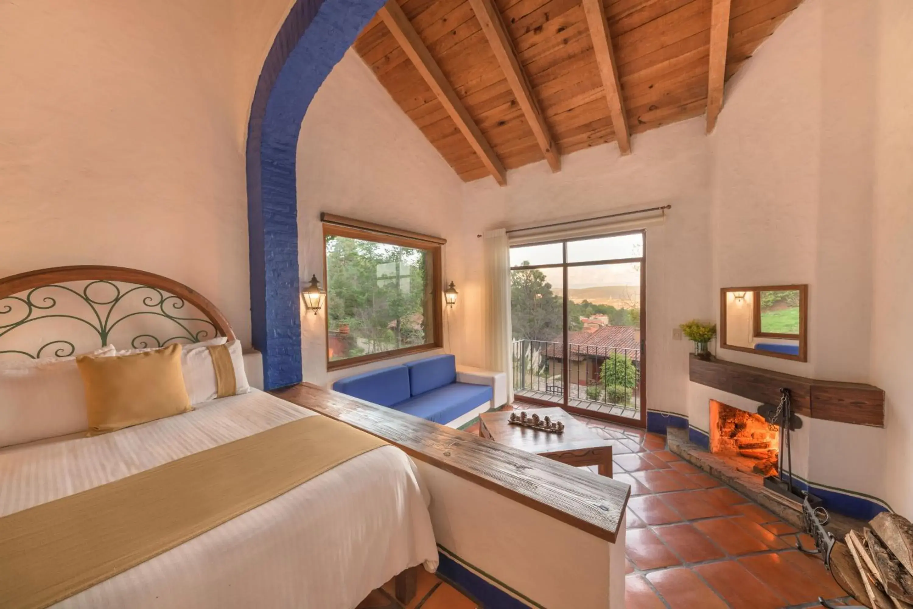 Photo of the whole room, Bed in Tapalpa Country Club Hotel Photo of the whole room, Bed in Tapalpa Country Club Hotel