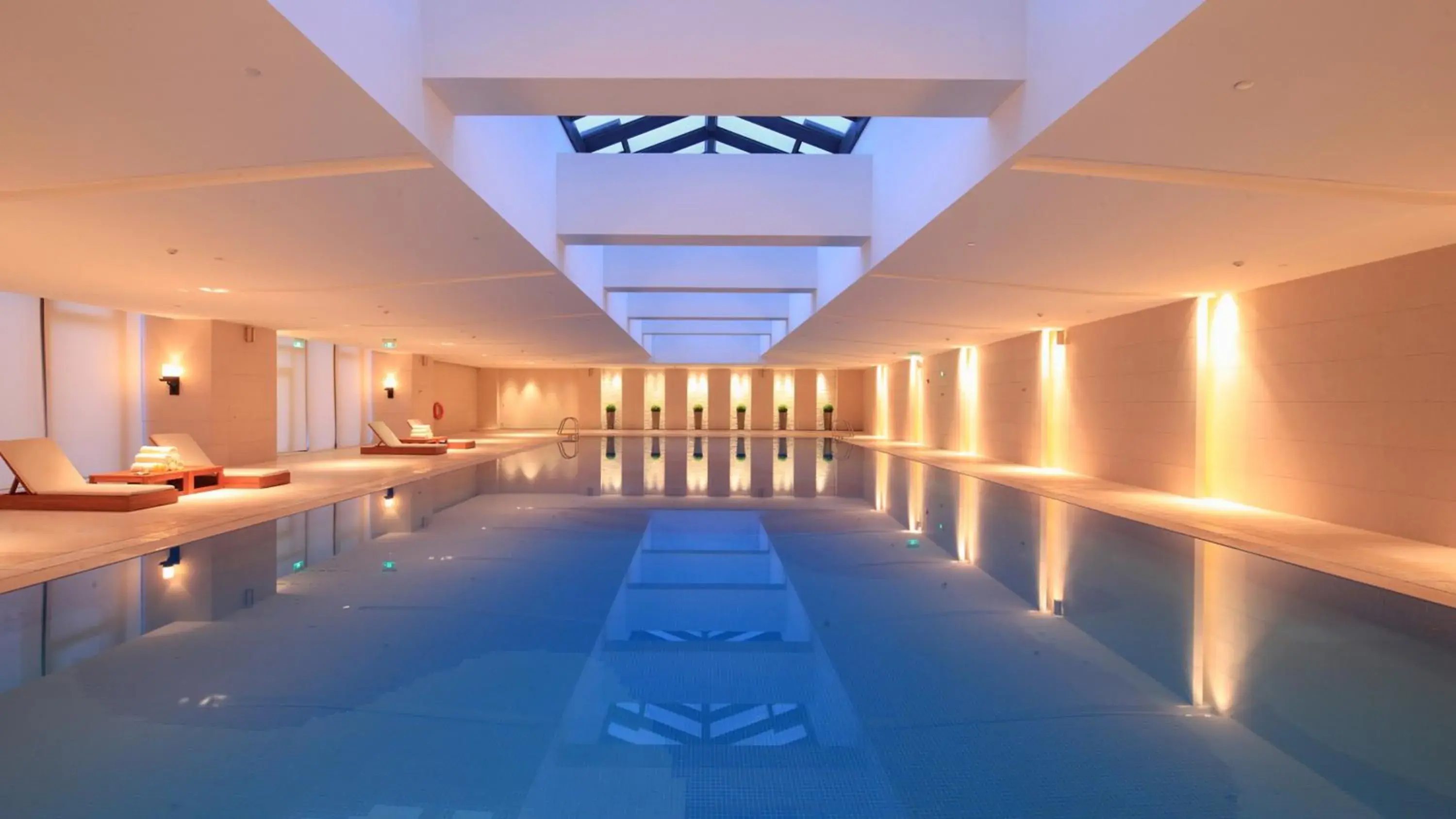 Swimming Pool in Holiday Inn Nantong Oasis International, an IHG Hotel