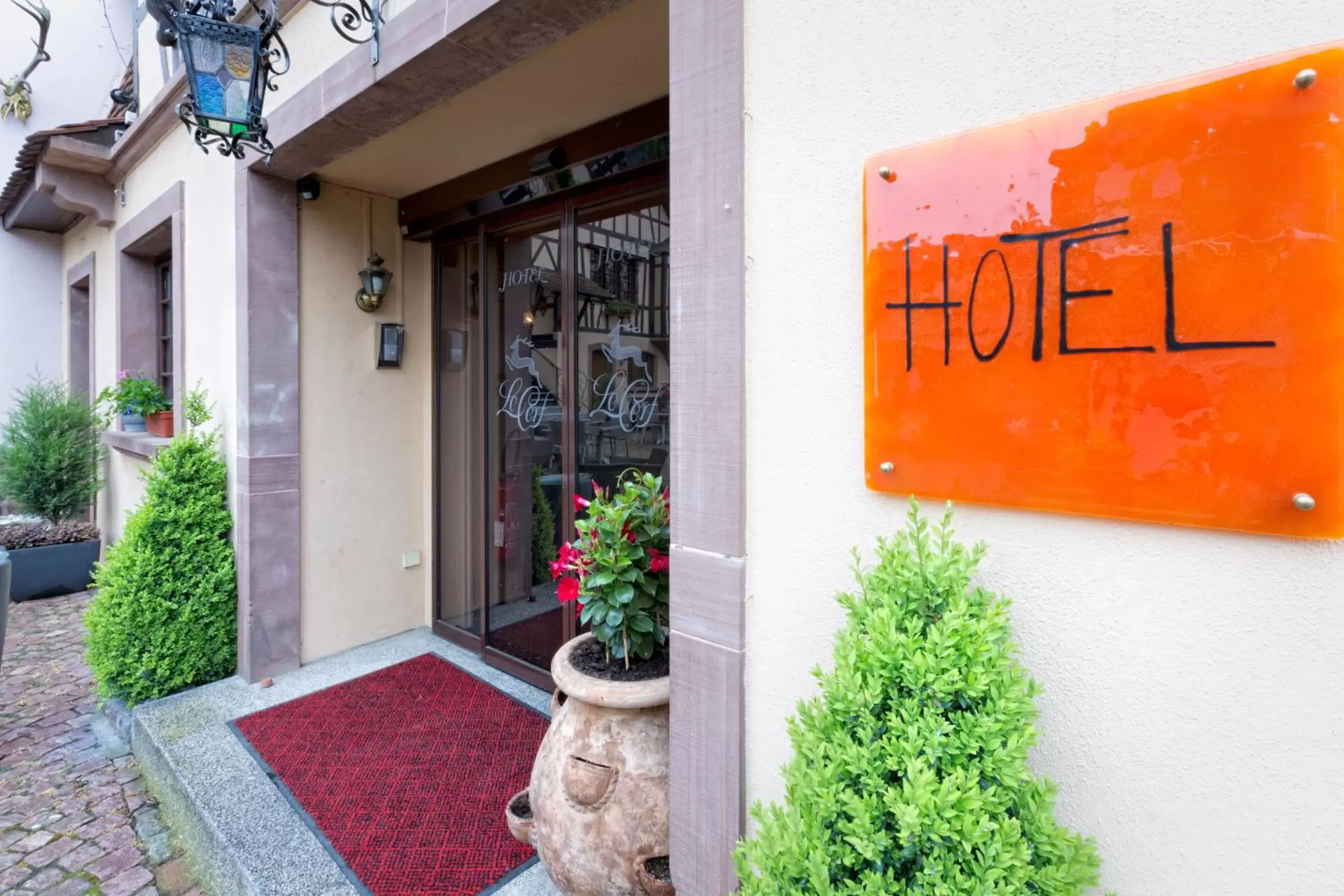 Facade/entrance, Property Logo/Sign in Hotel - Restaurant Le Cerf & Spa