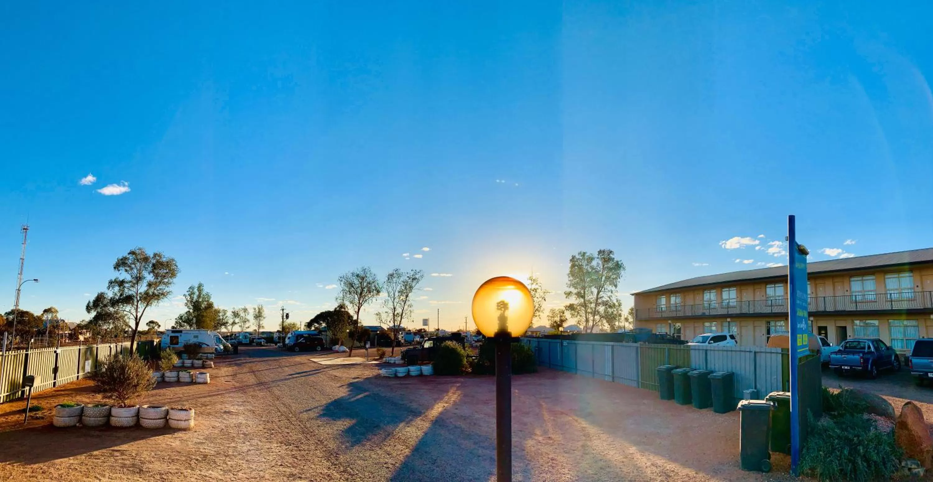 Property building in Opal Inn Hotel, Motel, Caravan Park