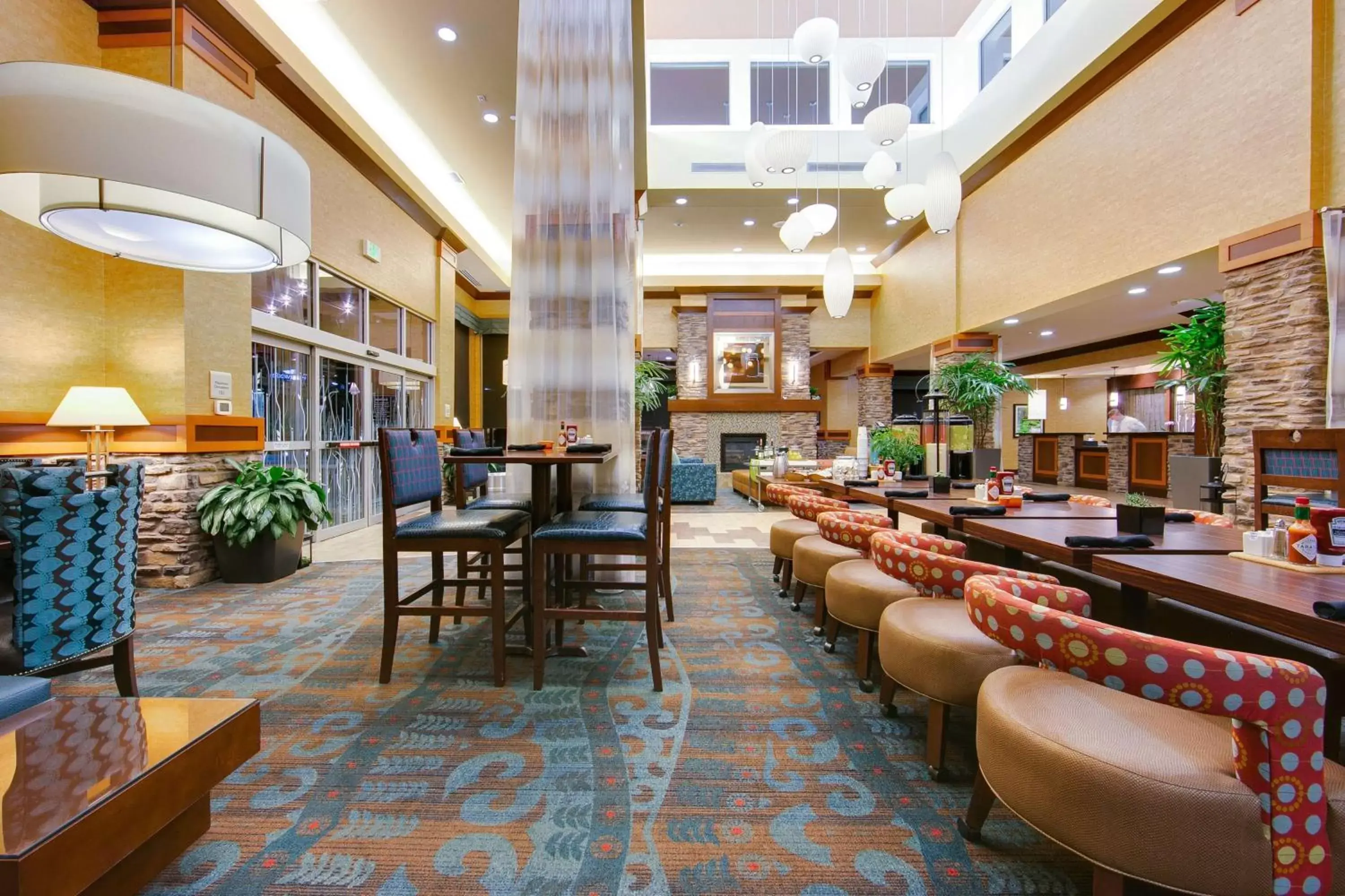 Restaurant/places to eat, Lounge/Bar in Hilton Garden Inn Fort Worth Medical Center